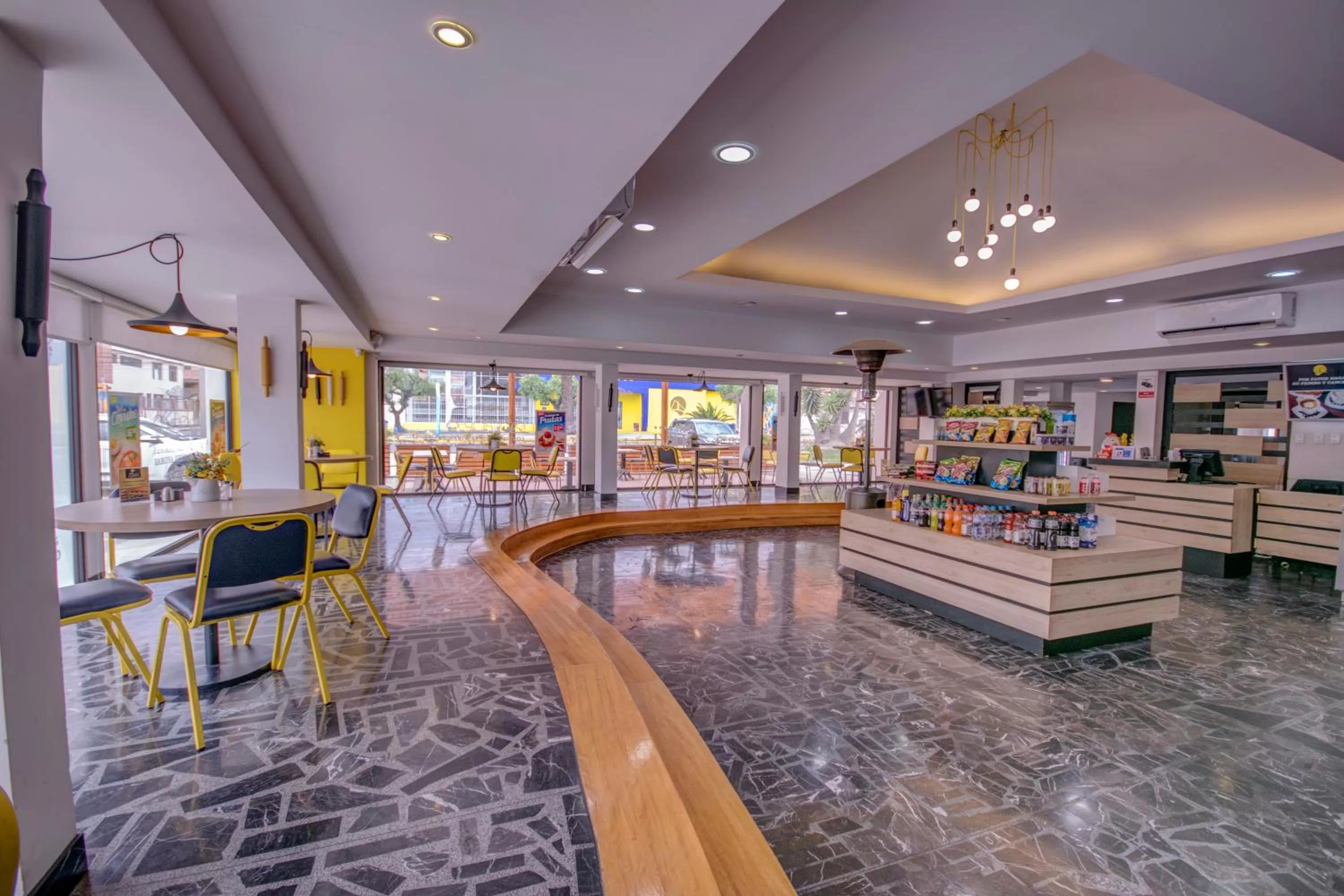 Food and drinks in Hotel Ajavi