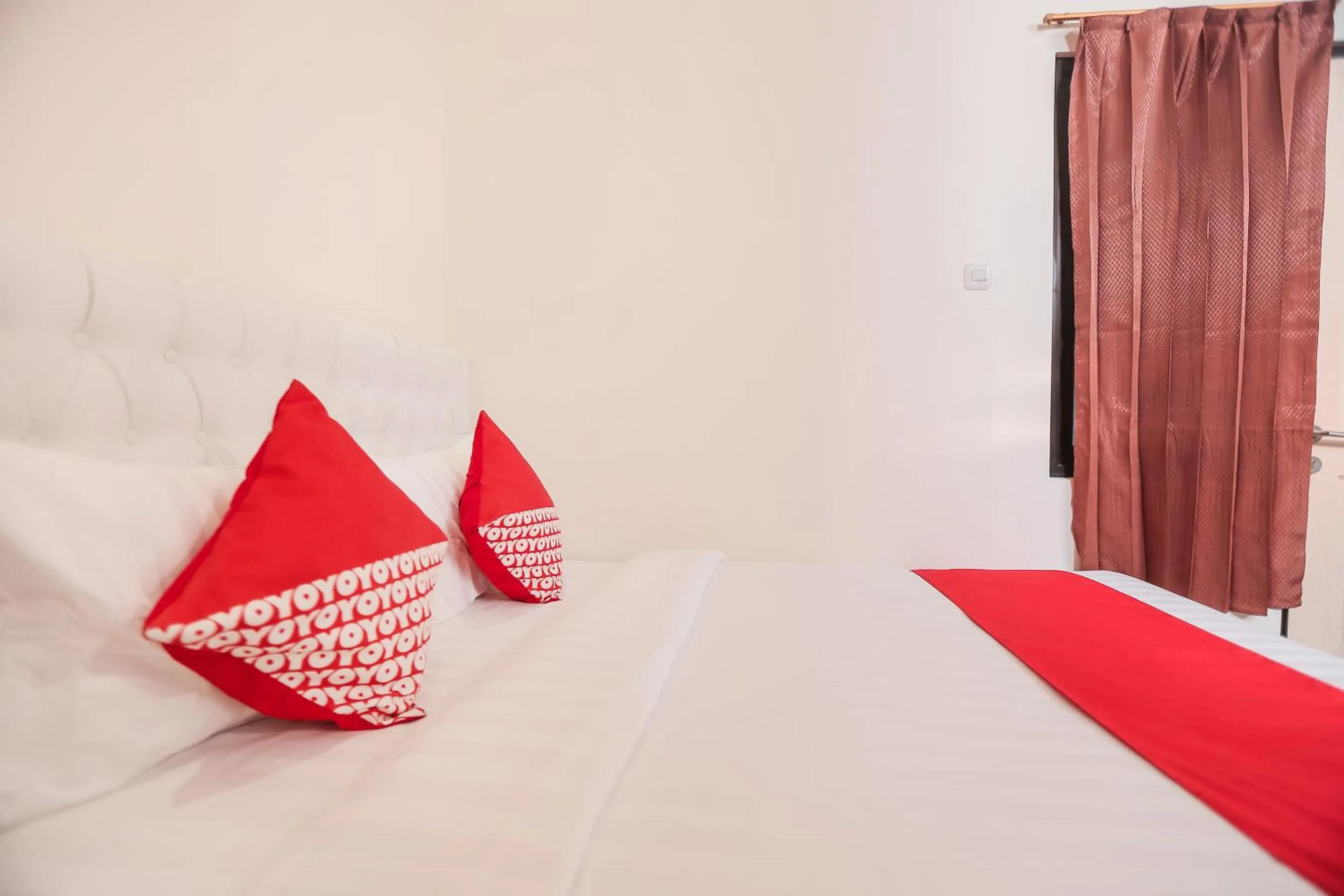 Bedroom, Bed in Capital O 141 Fatmawati Cozy Residence