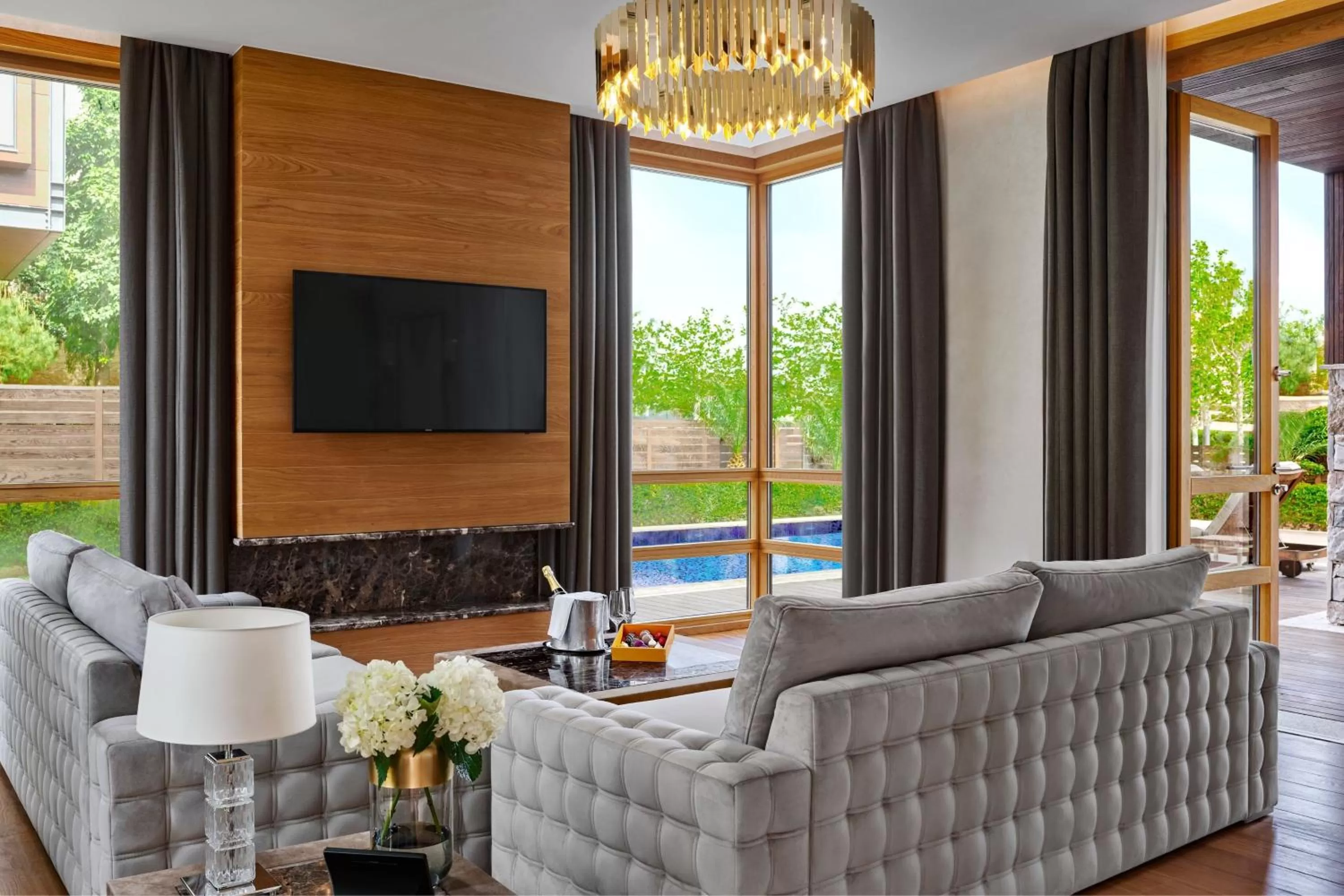 Swimming pool in Parklane, a Luxury Collection Resort & Spa, Limassol