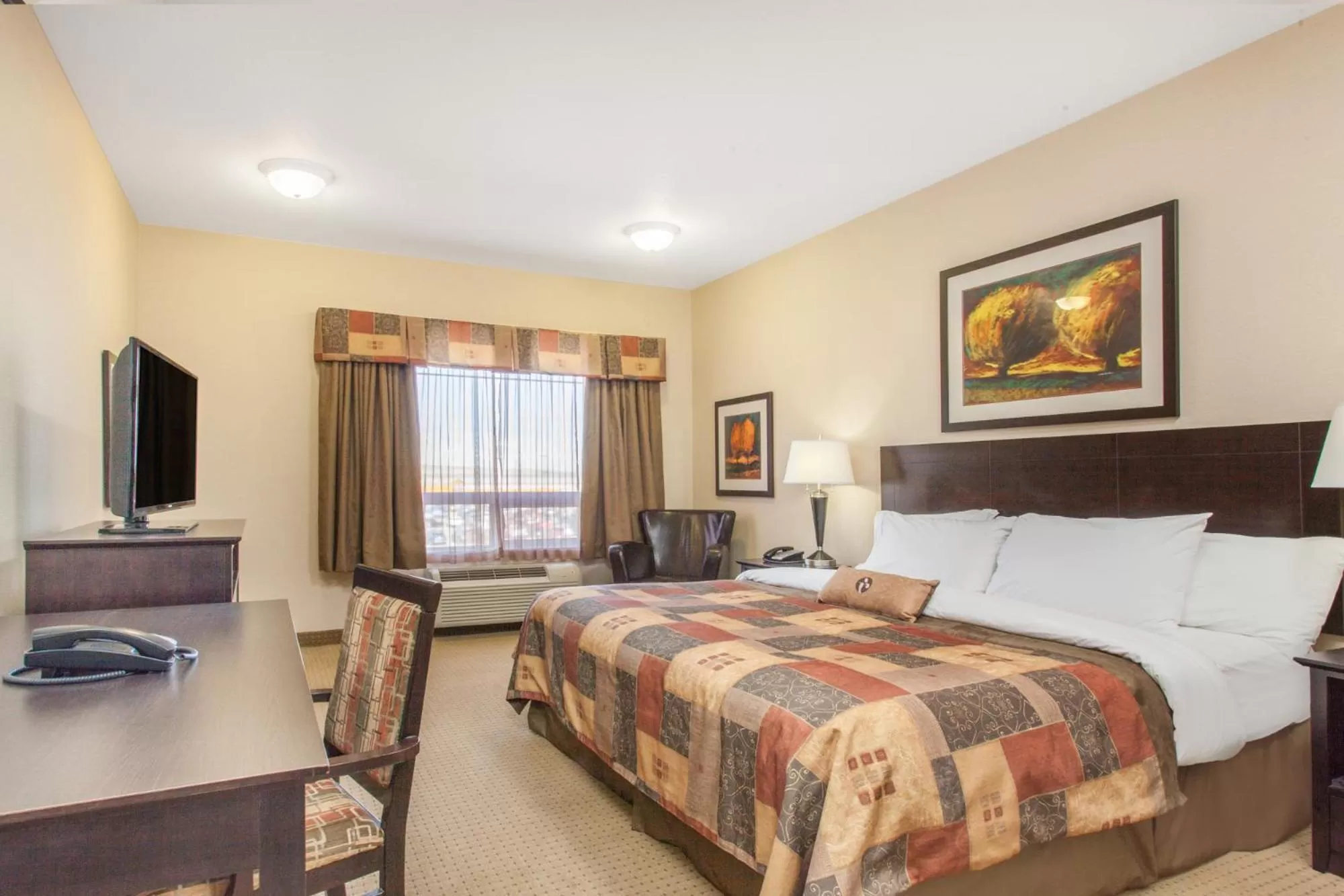 TV and multimedia, Bed in Ramada by Wyndham Pincher Creek