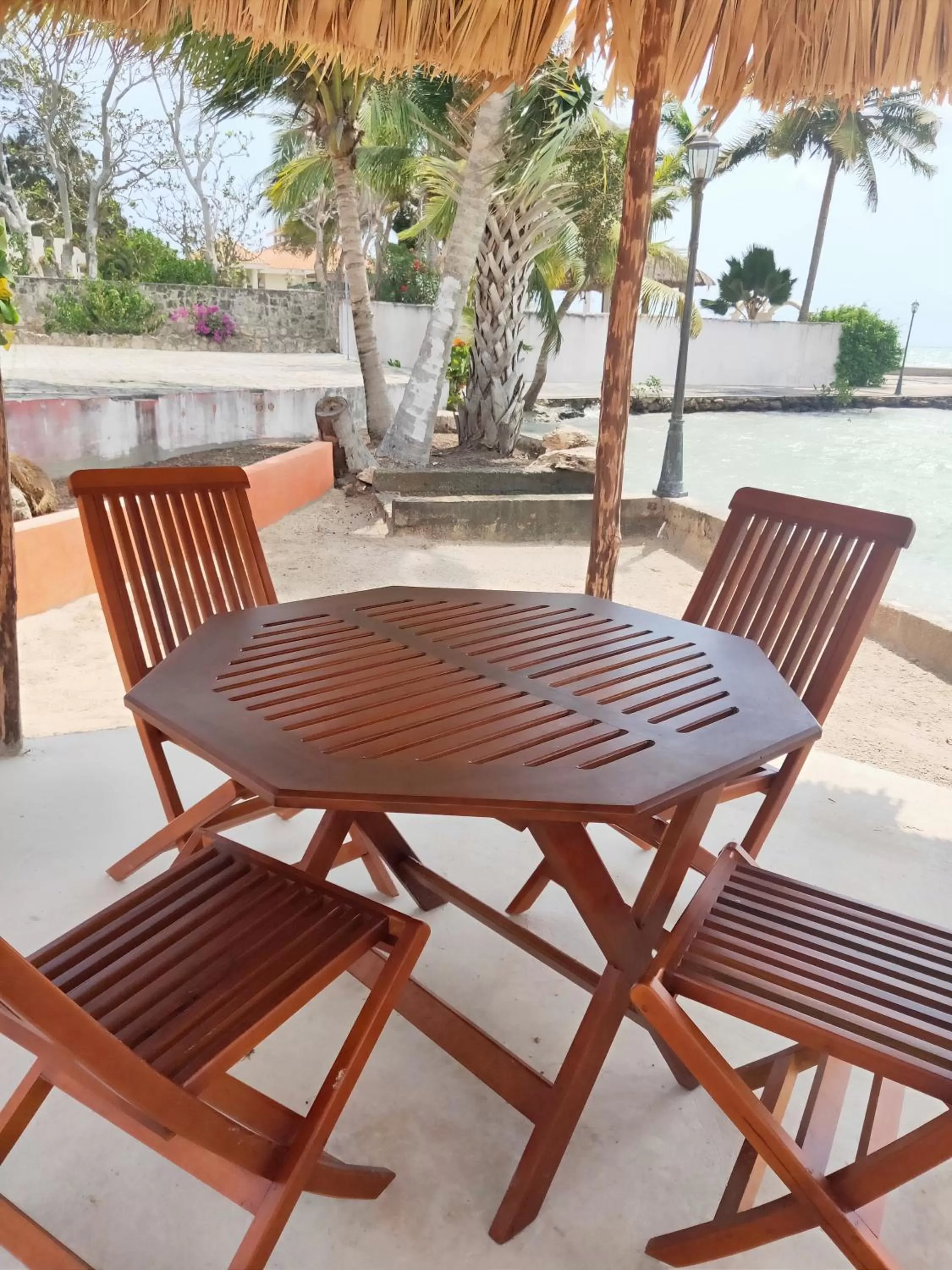 Patio in Sunshine View Hotel and Restaurant