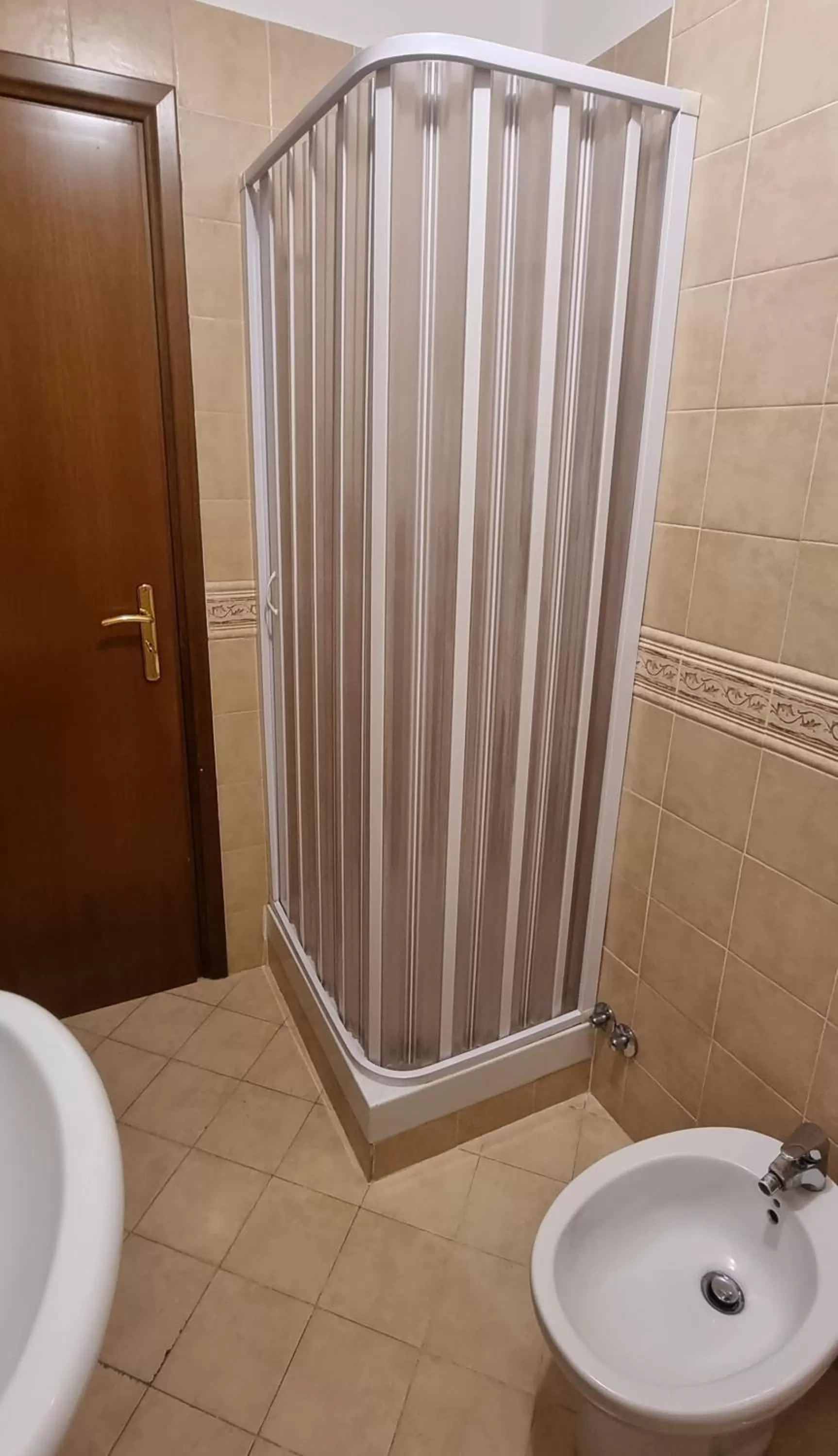 Shower, Bathroom in B&b Binario38