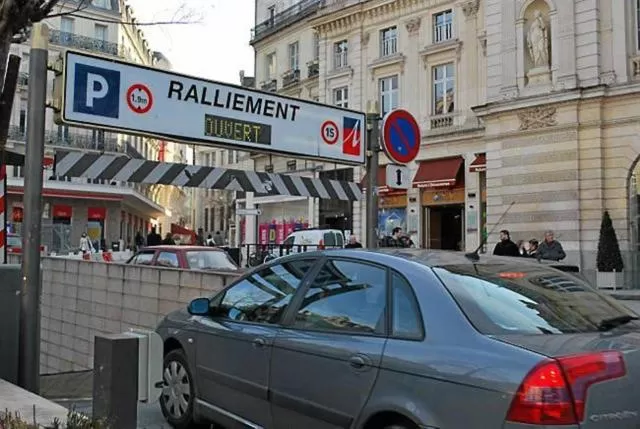 Parking in Hôtel Saint-Julien