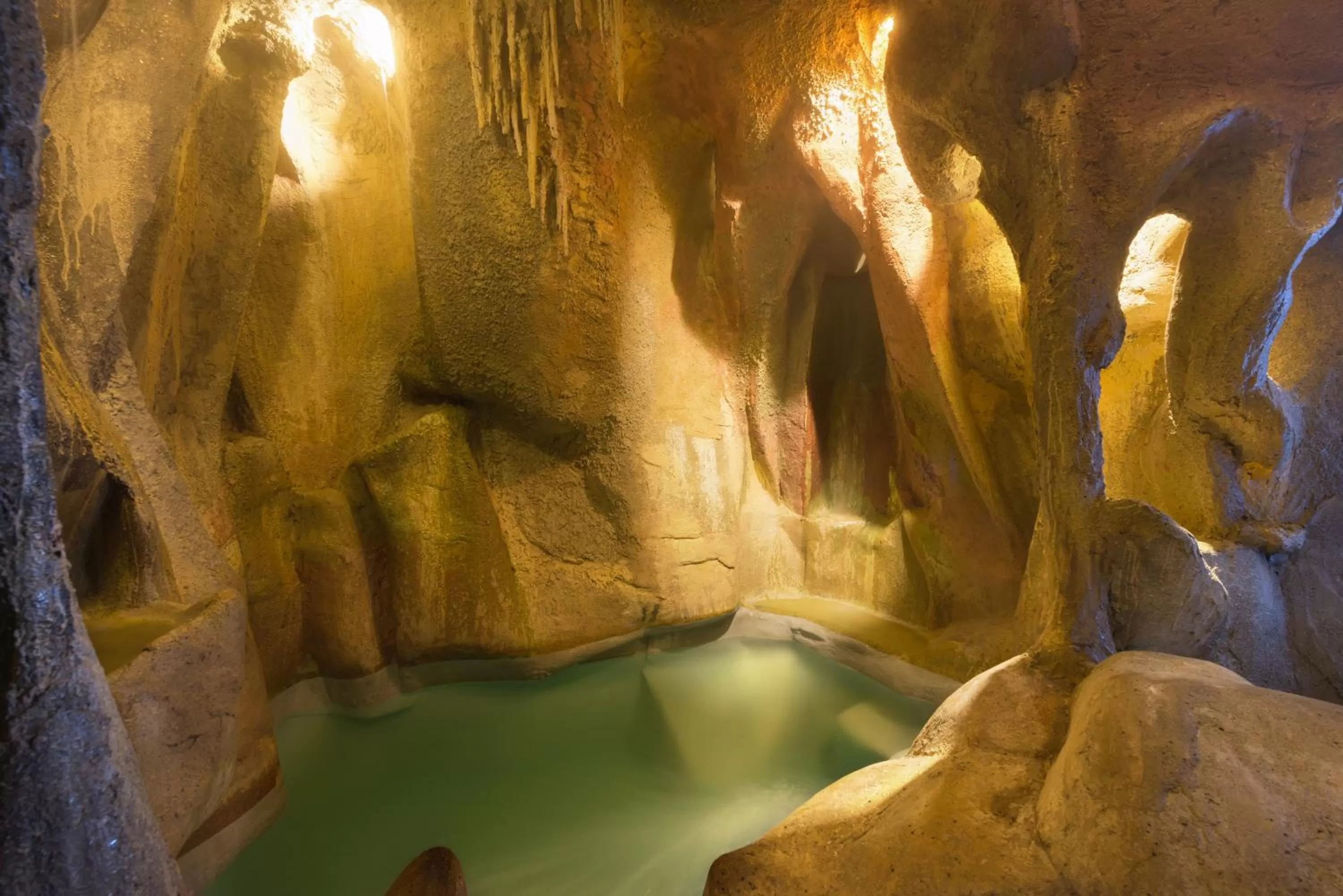 Hot Spring Bath in Millennium Hotel & Resort Manuels Taupo