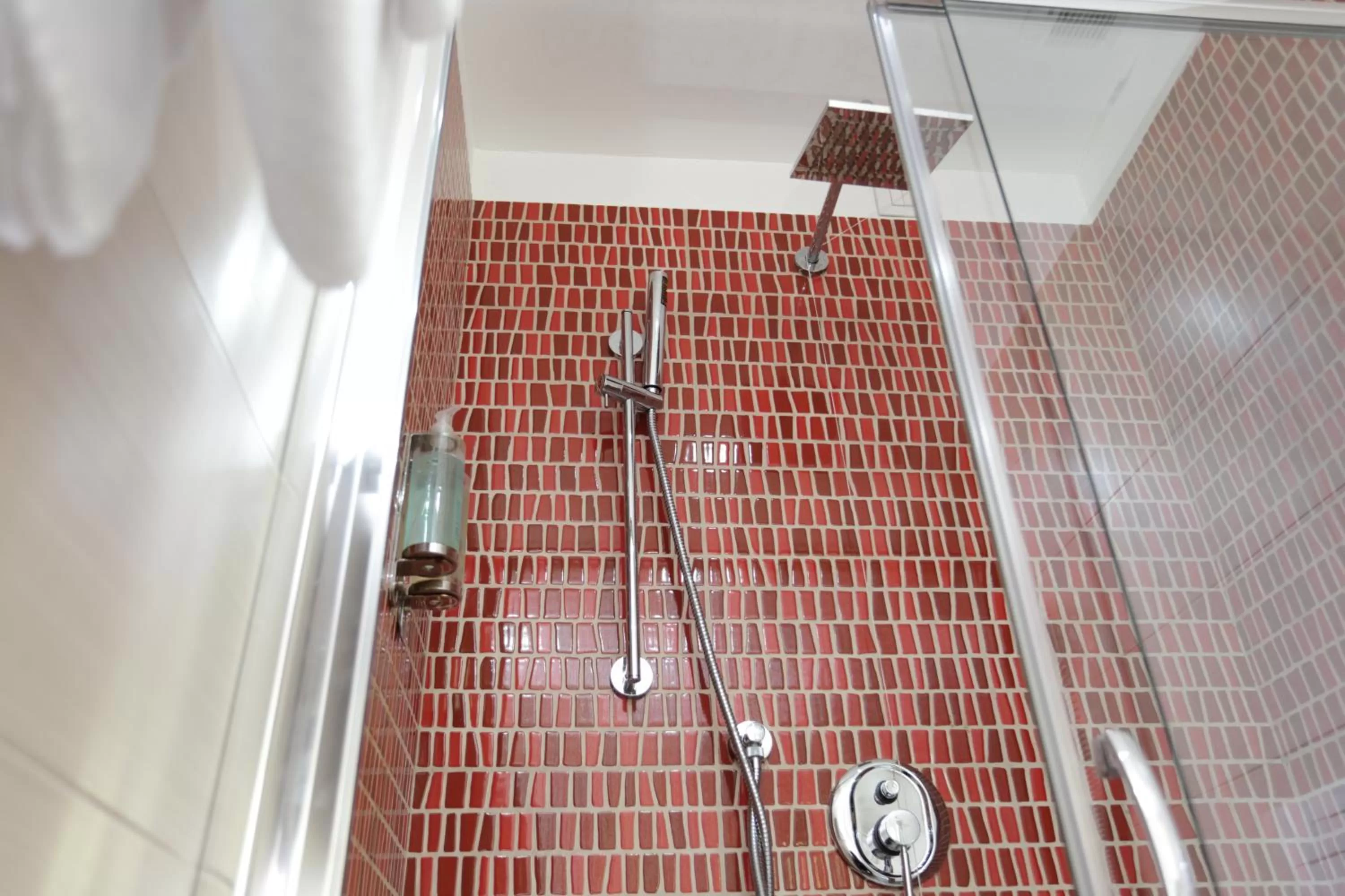 Shower in Alma di Alghero Hotel