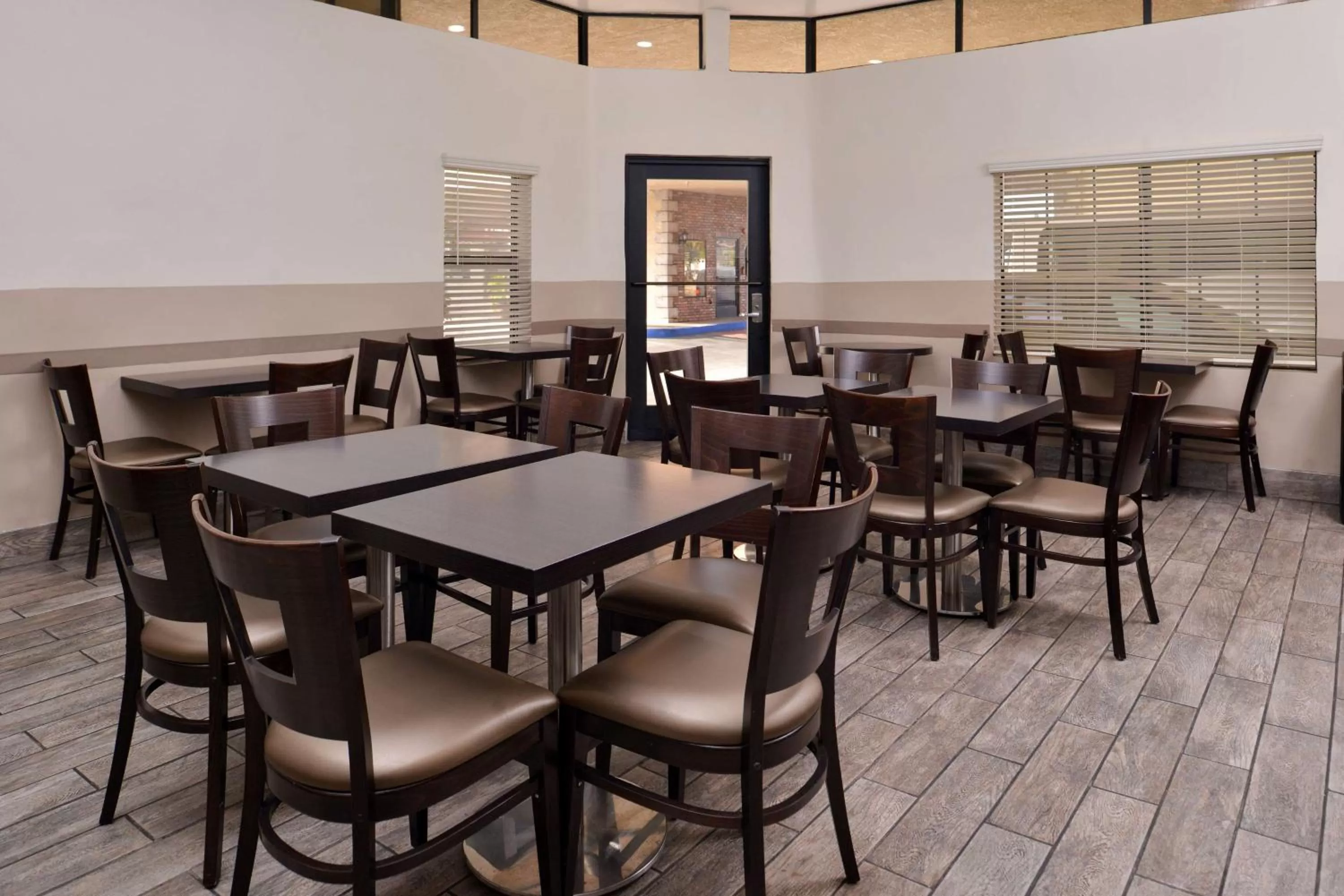 Restaurant/places to eat in Best Western Airpark Hotel - Los Angeles LAX Airport