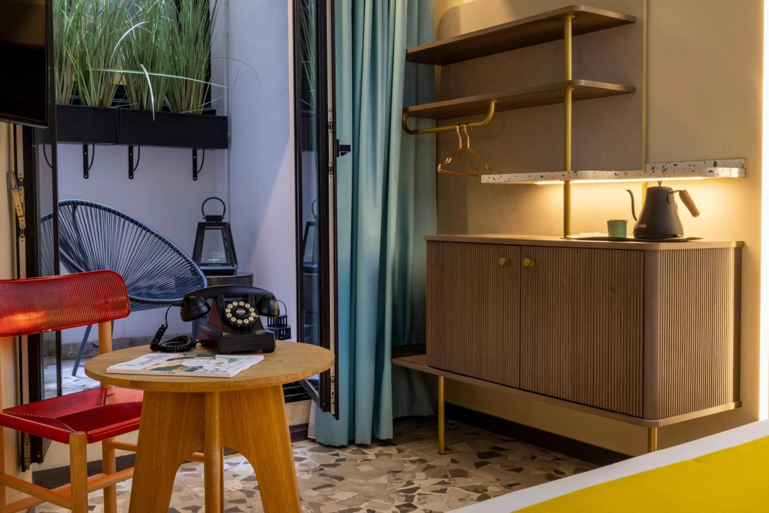 Seating area in Hôtel De La Paix