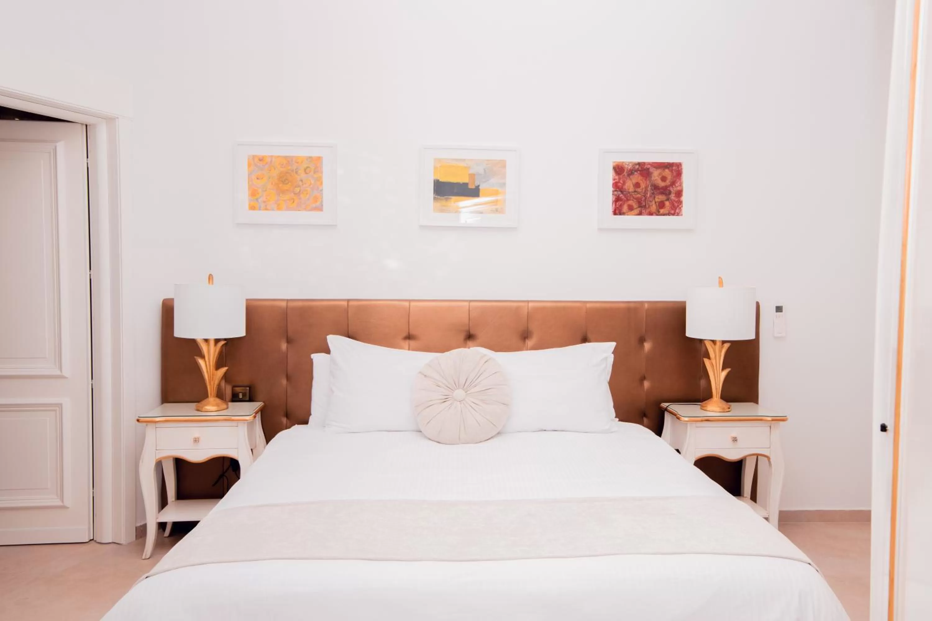 Bed in Giorgio Boutique Hotel