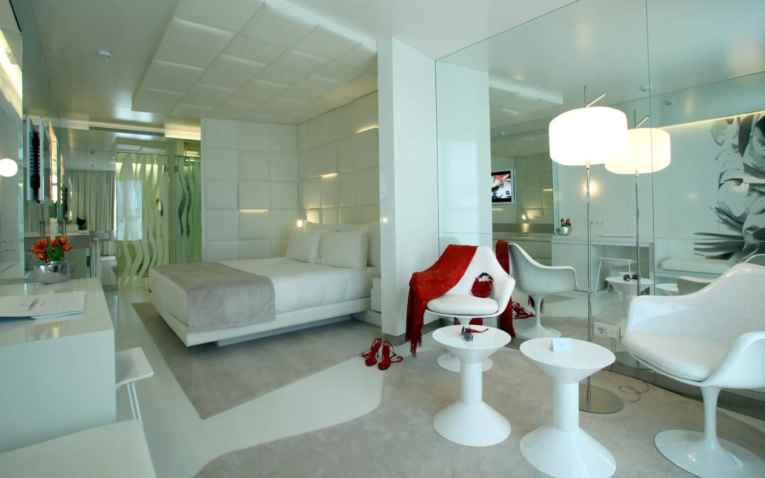 Photo of the whole room, Room Photo in The Mirror Barcelona - Adults Only