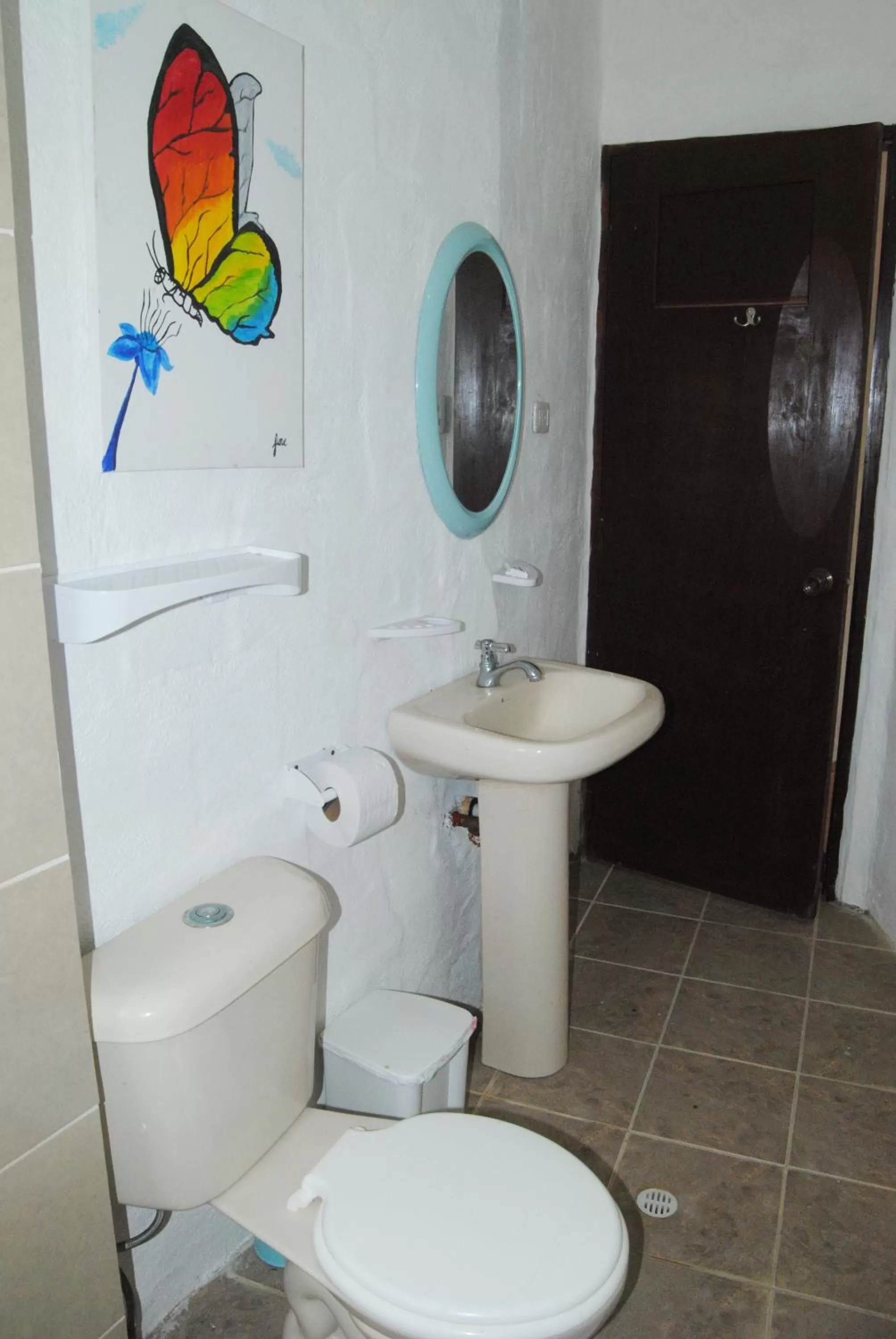 Bathroom in Hostal Galapagos by Bar de Beto