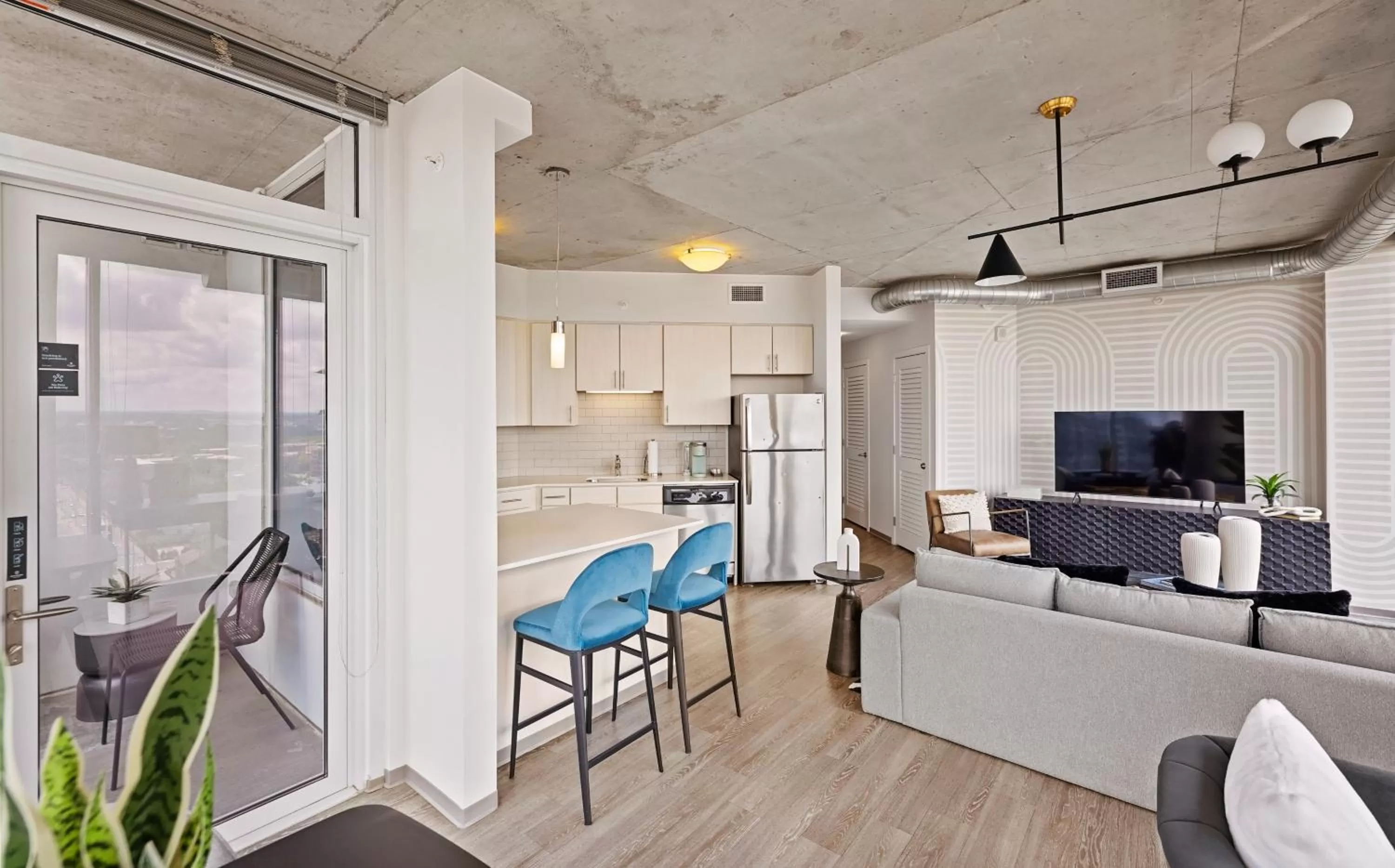 Kitchen or kitchenette in Placemakr Premier SoBro