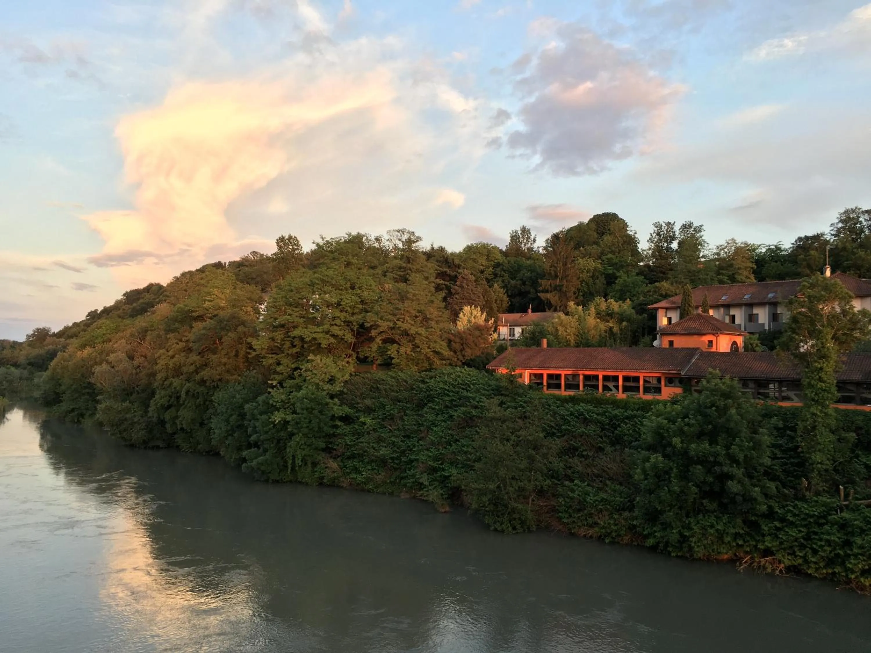 Facade/entrance in Best Western Bridge Hotel Lyon East