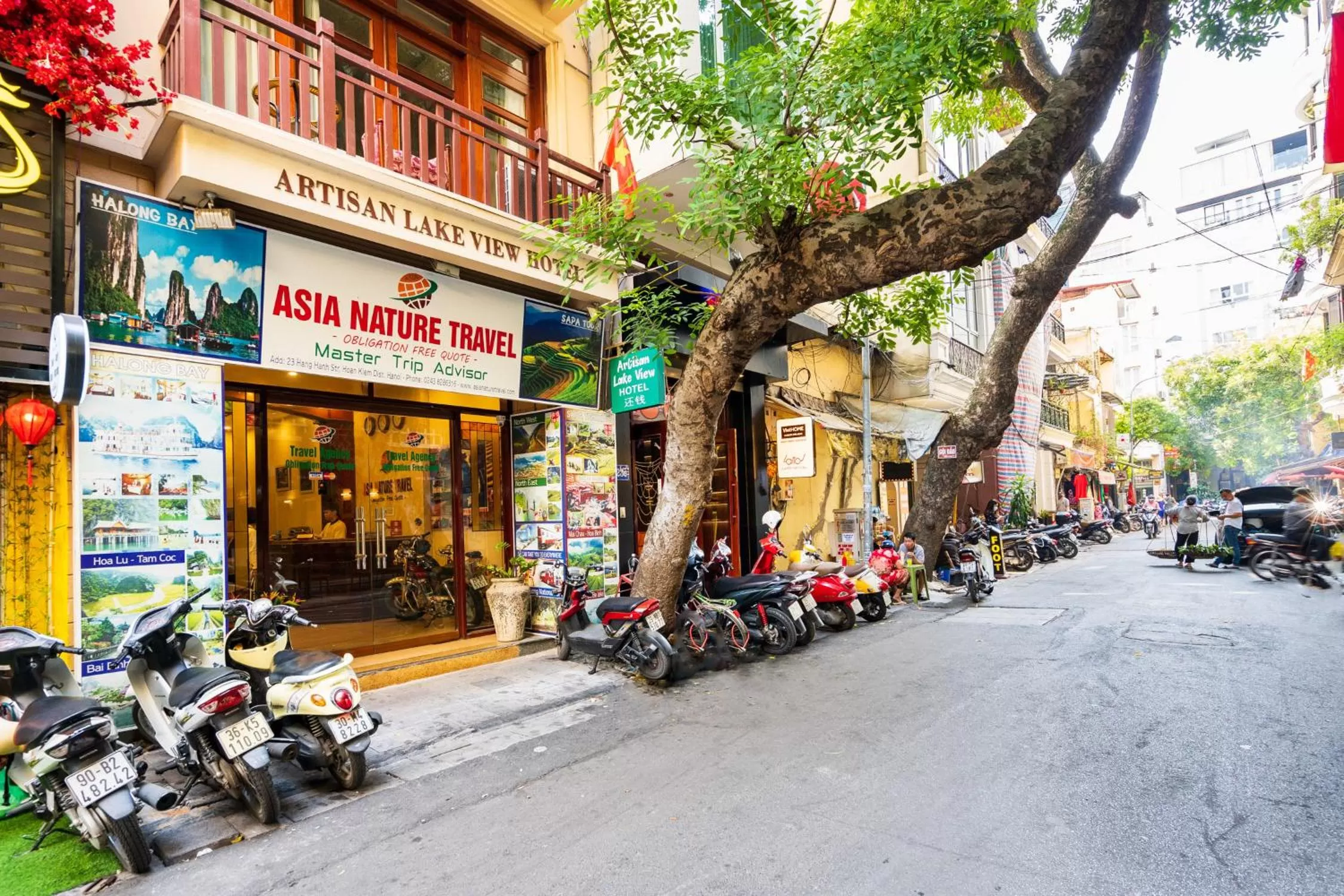 Property logo or sign in Artisan Lakeview Hotel