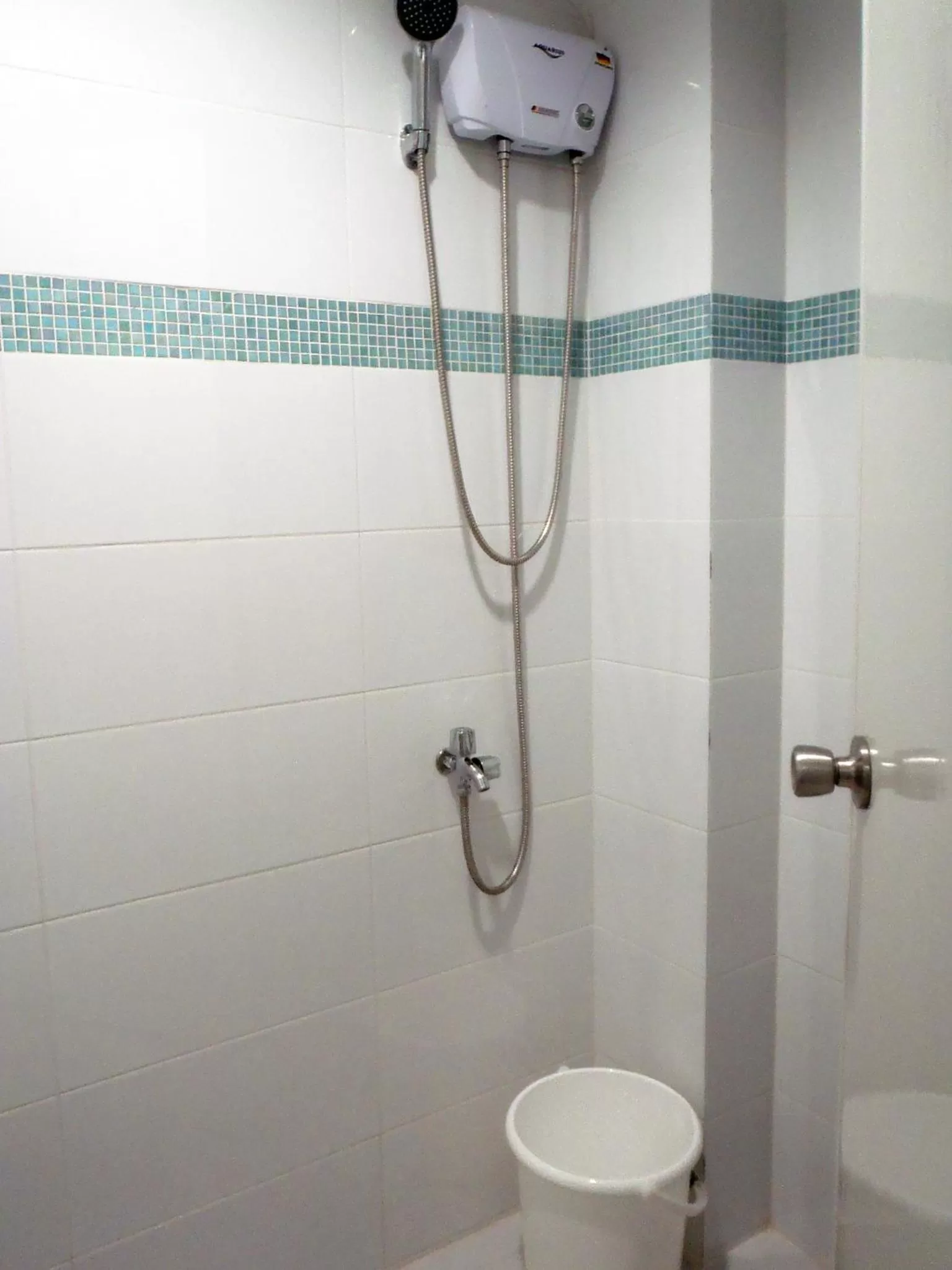 Shower in Seascape Beach Resort Oslob