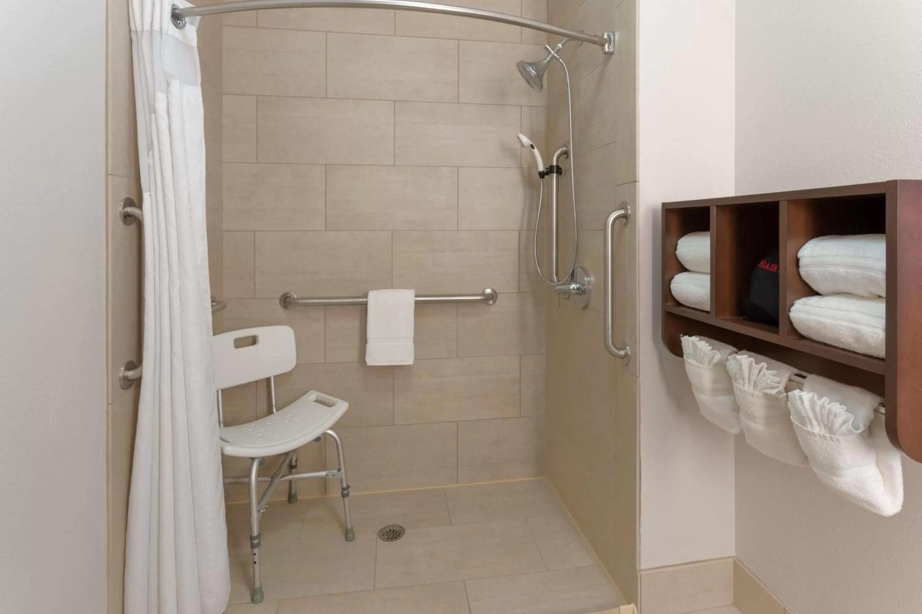 Bathroom in Holiday Inn Express Scottsburg by IHG