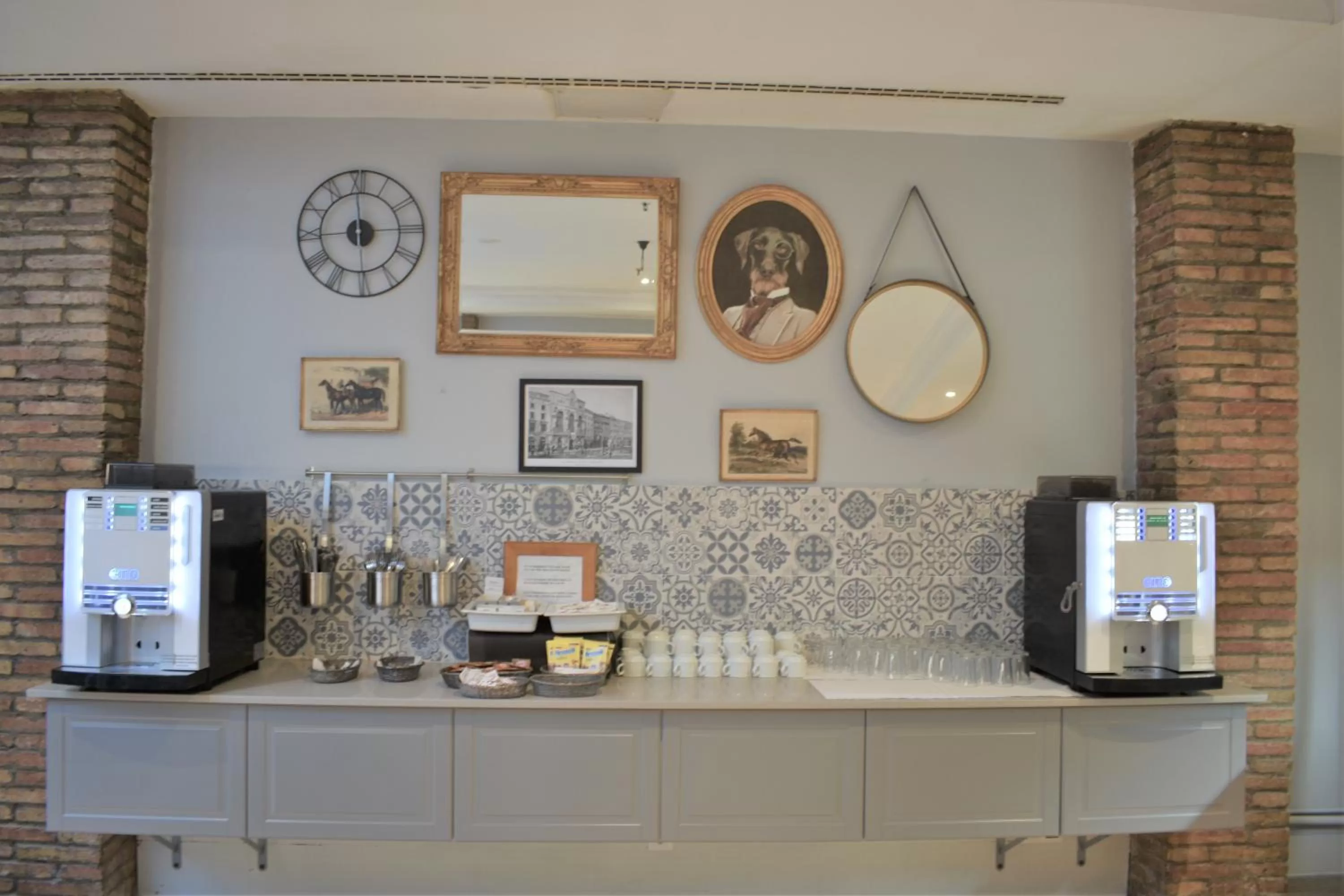 Food and drinks in Ramblas Hotel