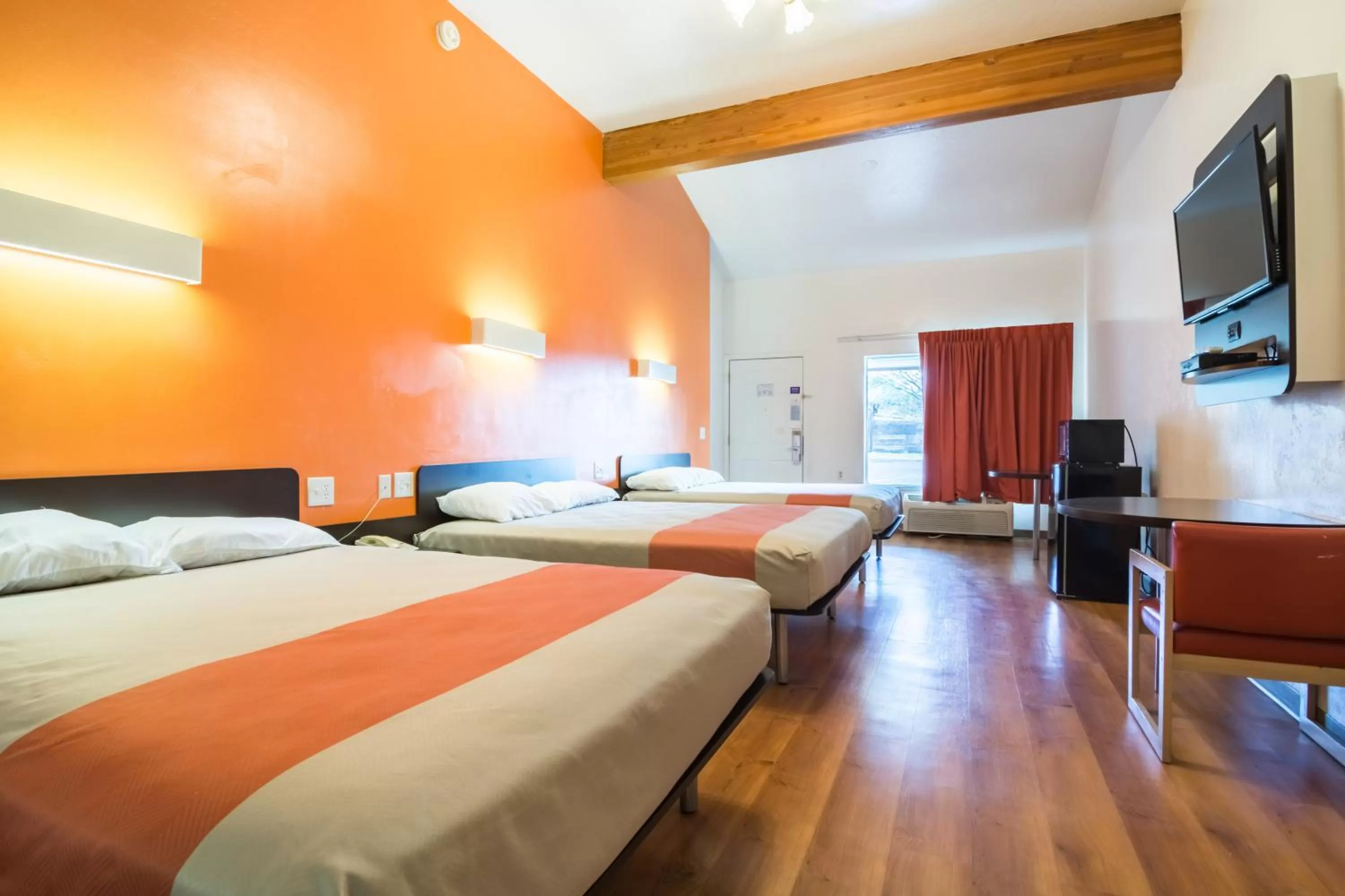 Bedroom, Bed in Motel 6-Globe, AZ