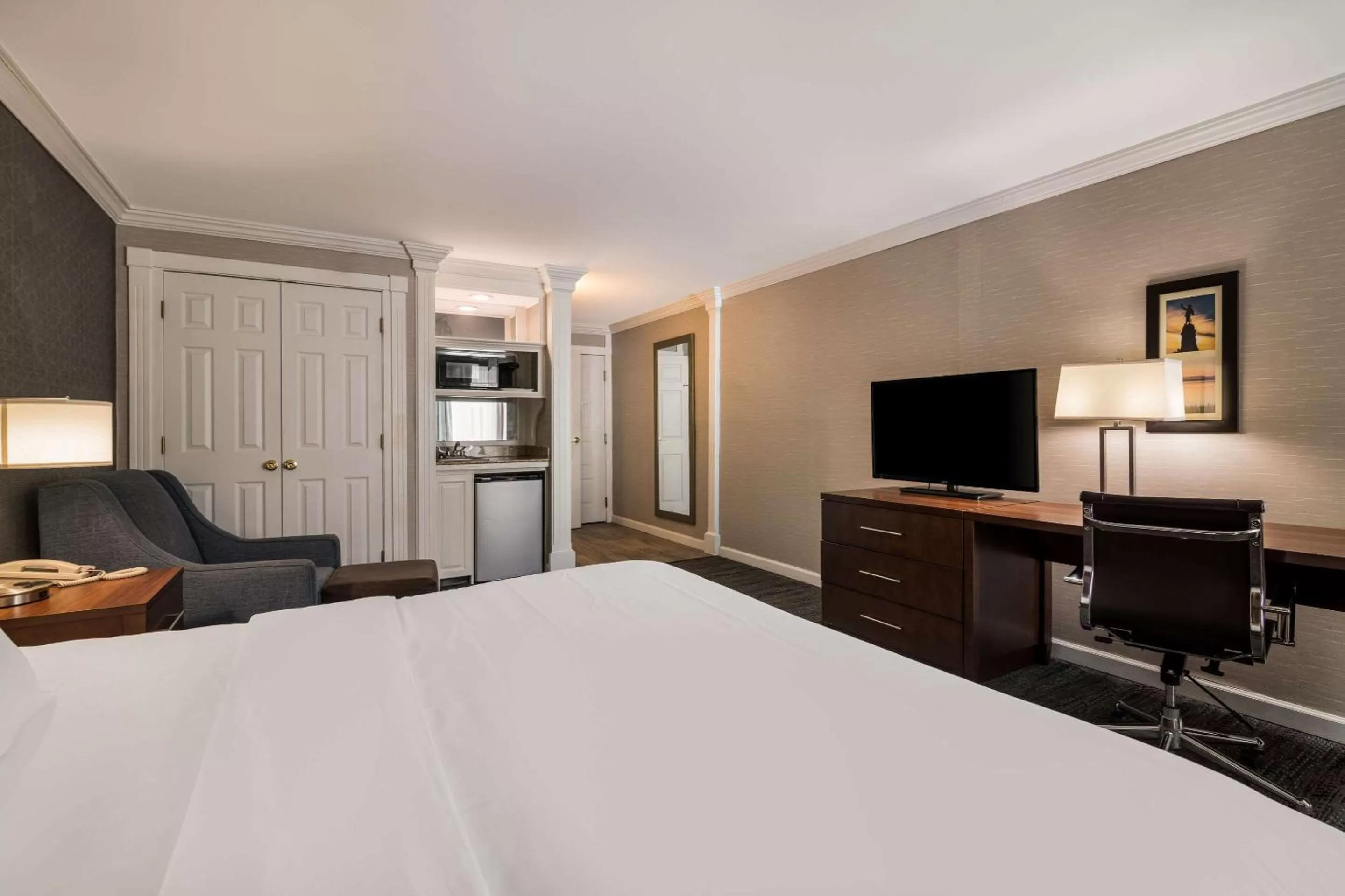Bedroom, Bed in Comfort Inn & Suites Plattsburgh - Morrisonville