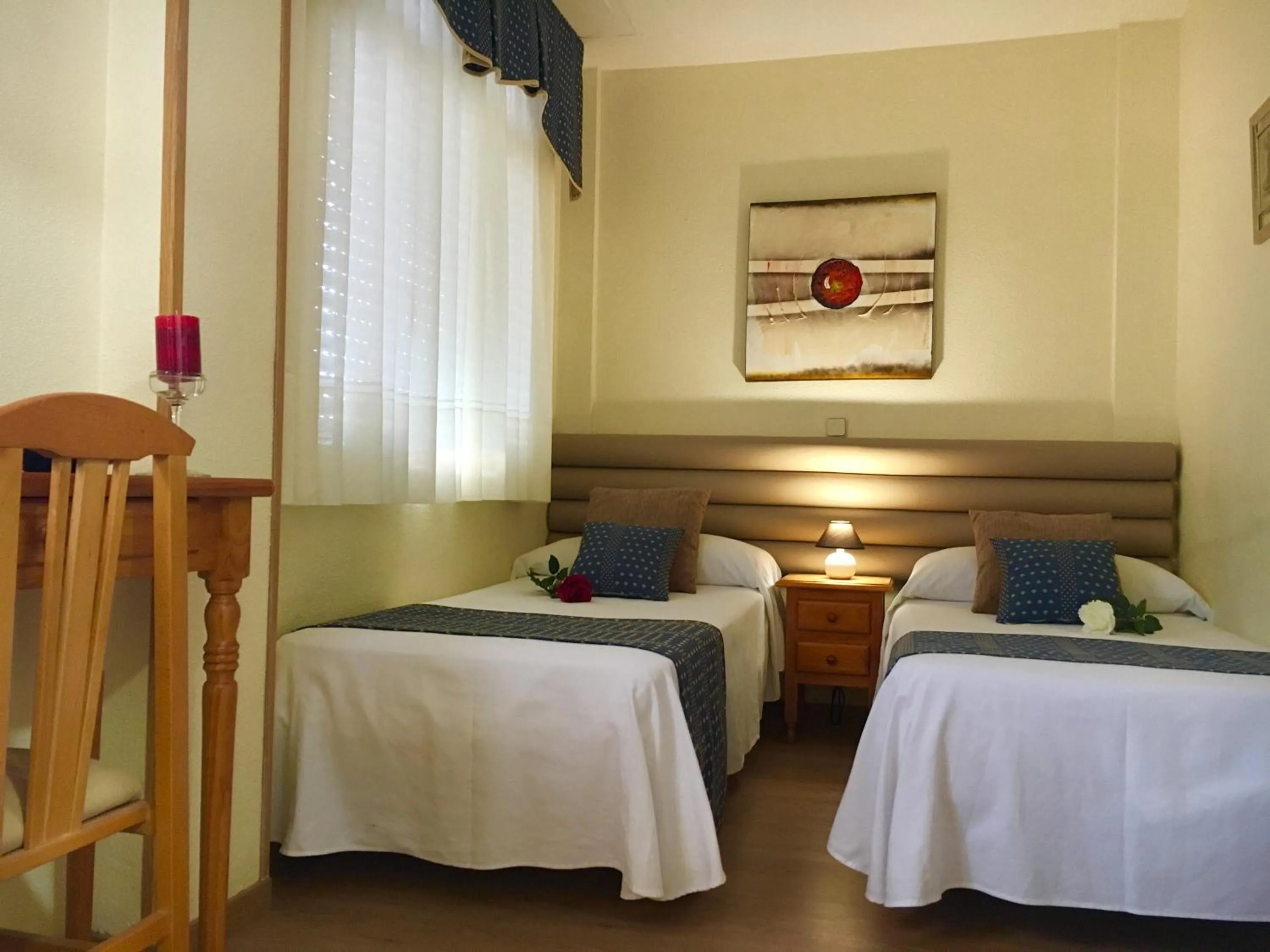 Bedroom, Bed in Hotel Cuatro Caños