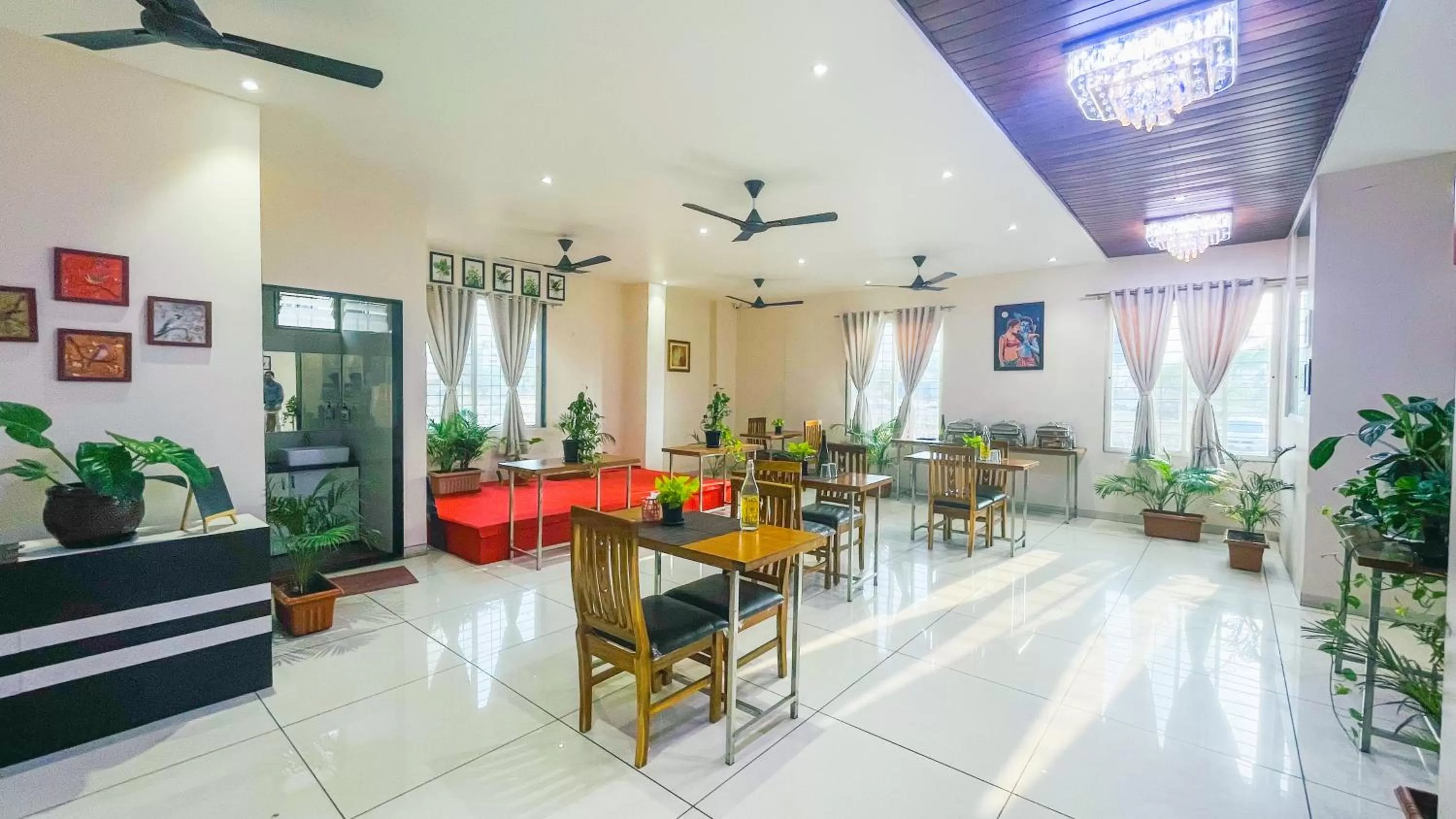 Restaurant/places to eat in Treebo Royal Imperio, Hinjewadi