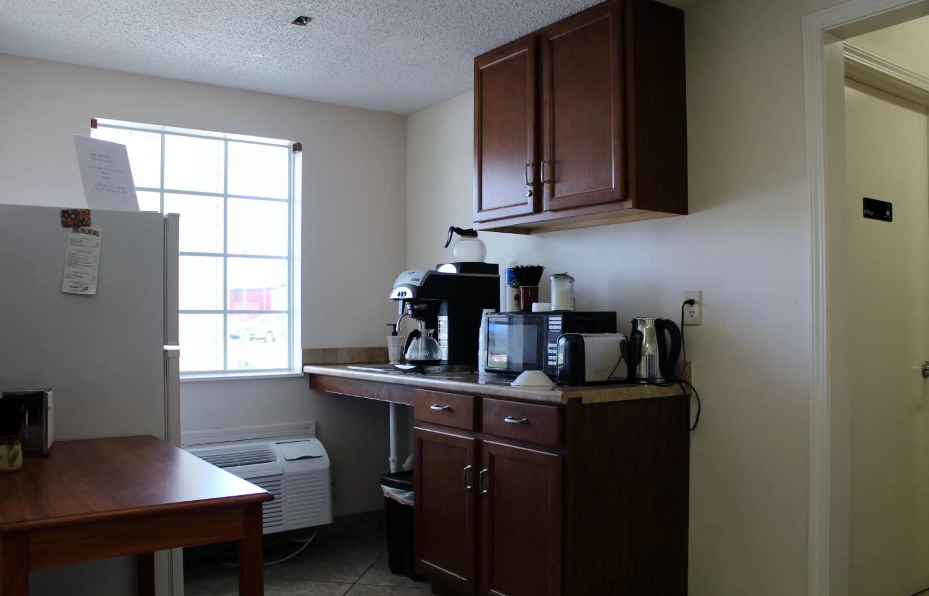 Kitchen or kitchenette in Carom Inn Denham Springs-BatonRouge