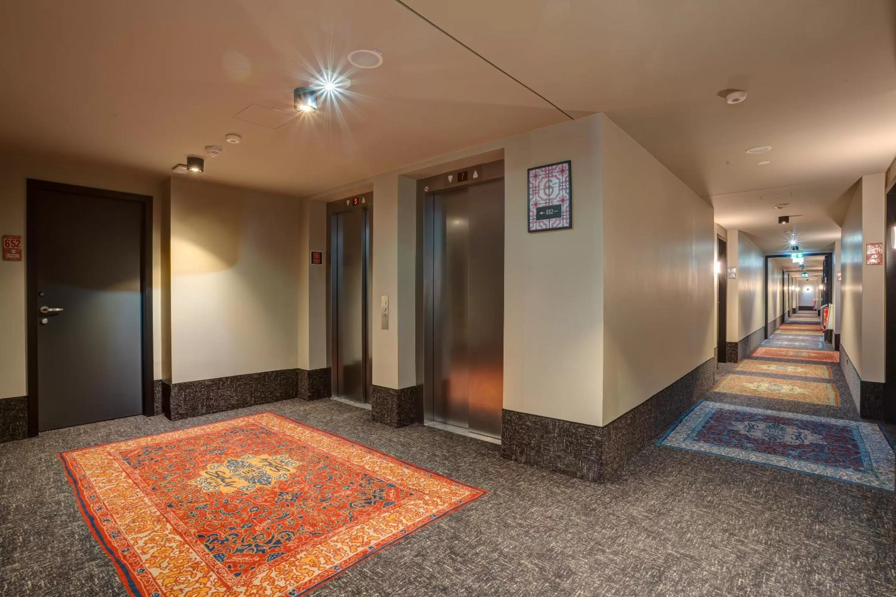 Schulz Hotel Berlin Wall at the East Side Gallery