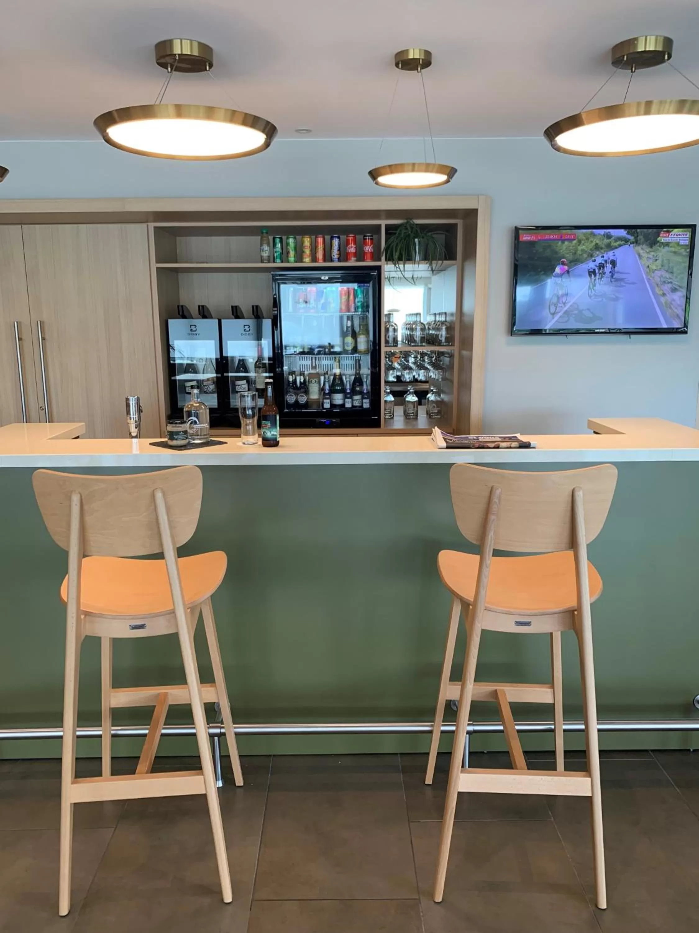 Lounge or bar in The Originals City, Hôtel Ecoparc, Montpellier Est