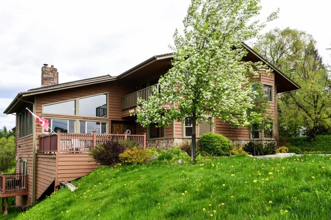 Property Building in Duck Inn Lodge