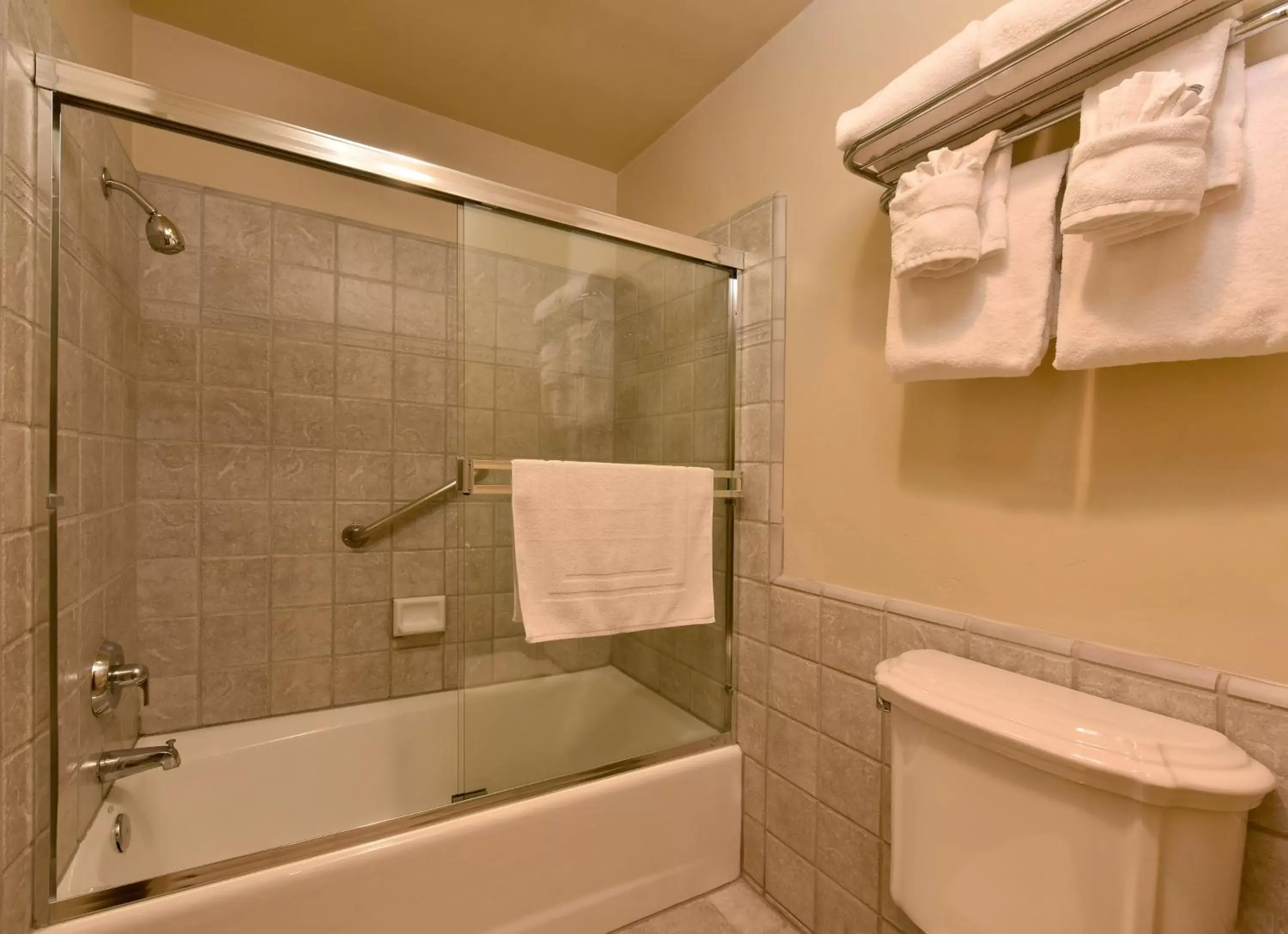 Standard King Room in Horizon Inn & Ocean View Lodge Standard King Room in Horizon Inn & Ocean View Lodge