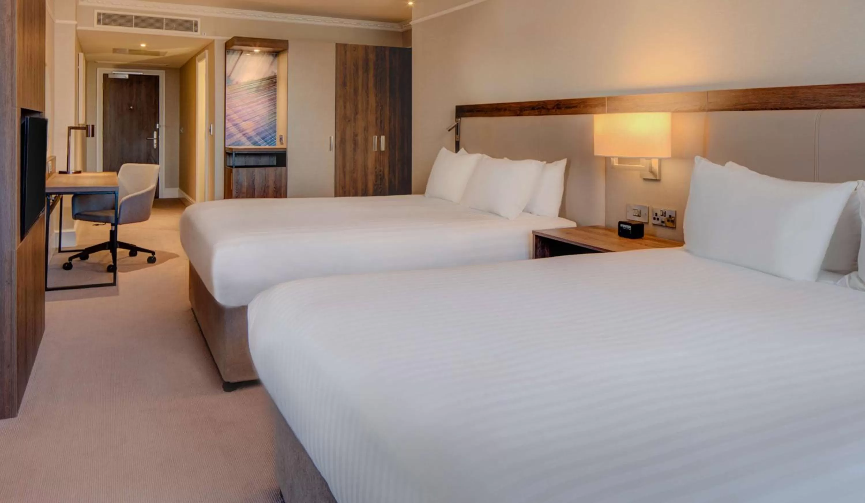 Bed in Hilton Edinburgh Carlton