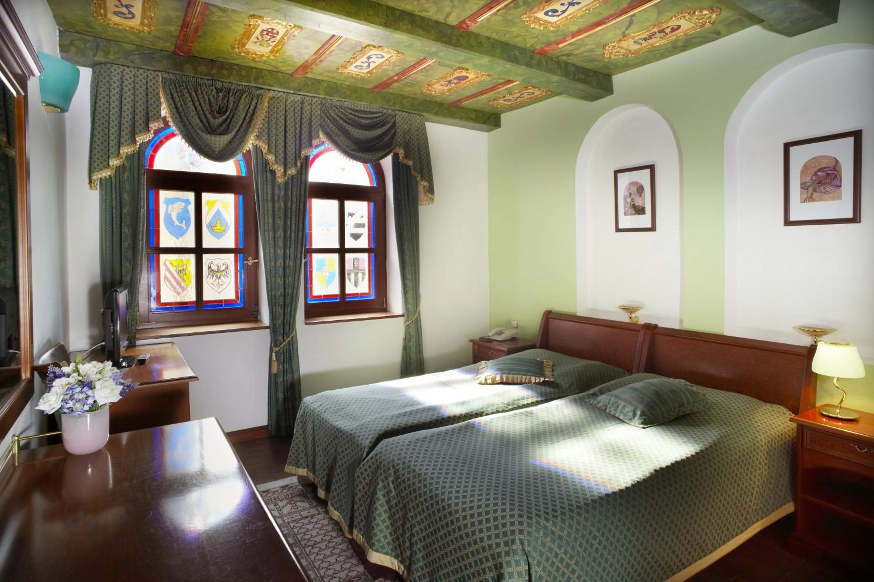 Bedroom, Bed in Royal Ricc