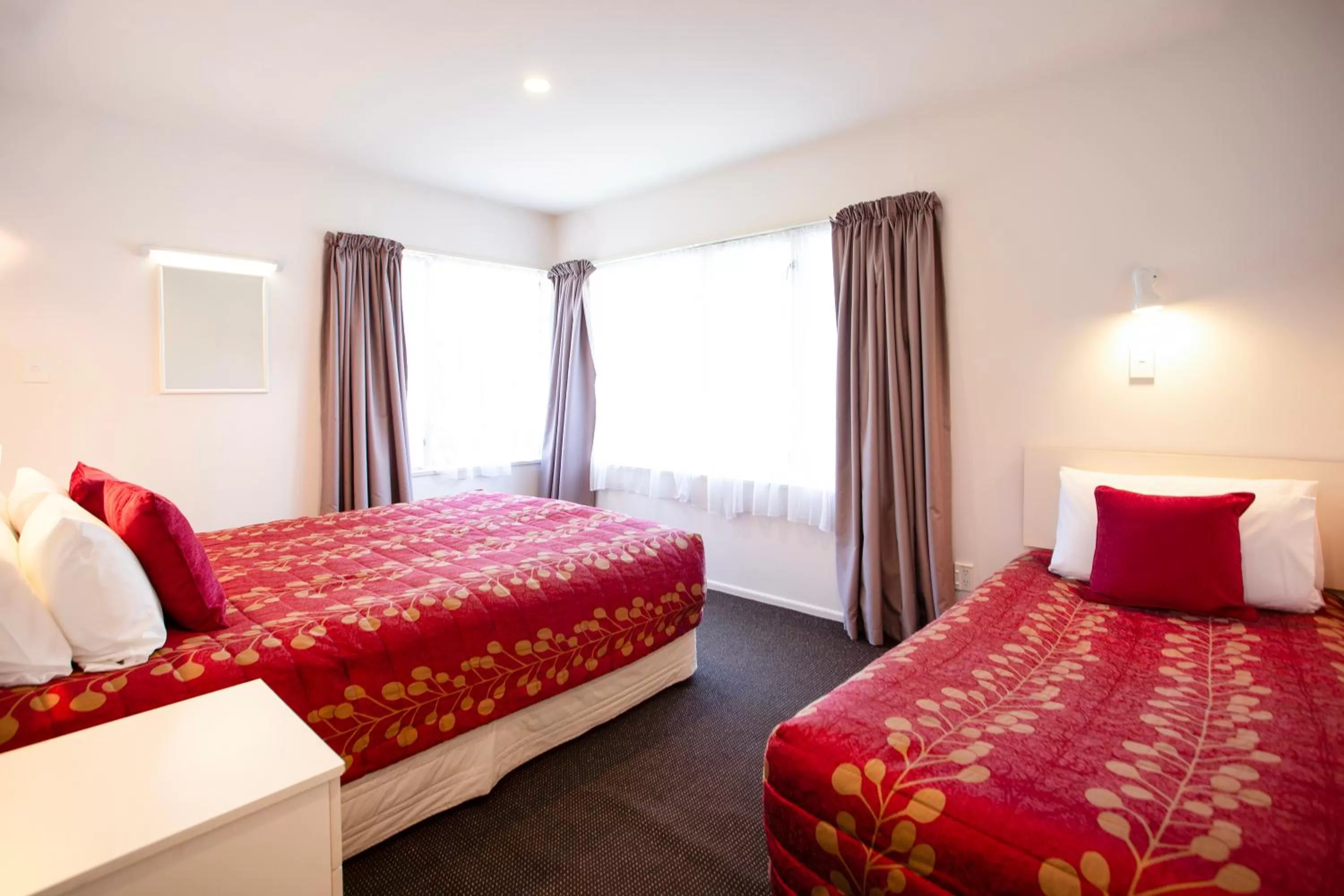 Bedroom, Bed in Casino Court Motor Lodge