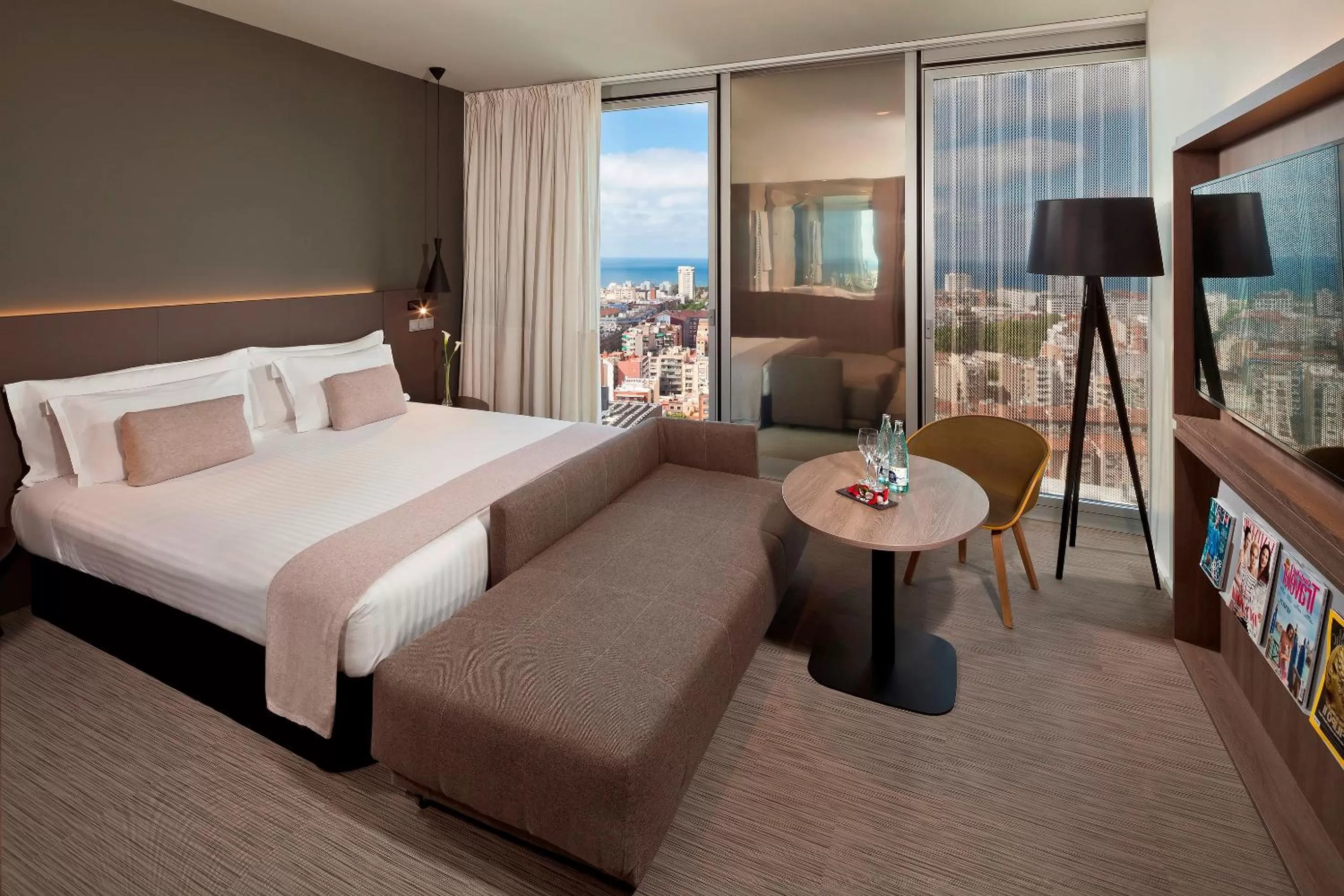 TV and multimedia, Bed in Melia Barcelona Sky 4* Sup