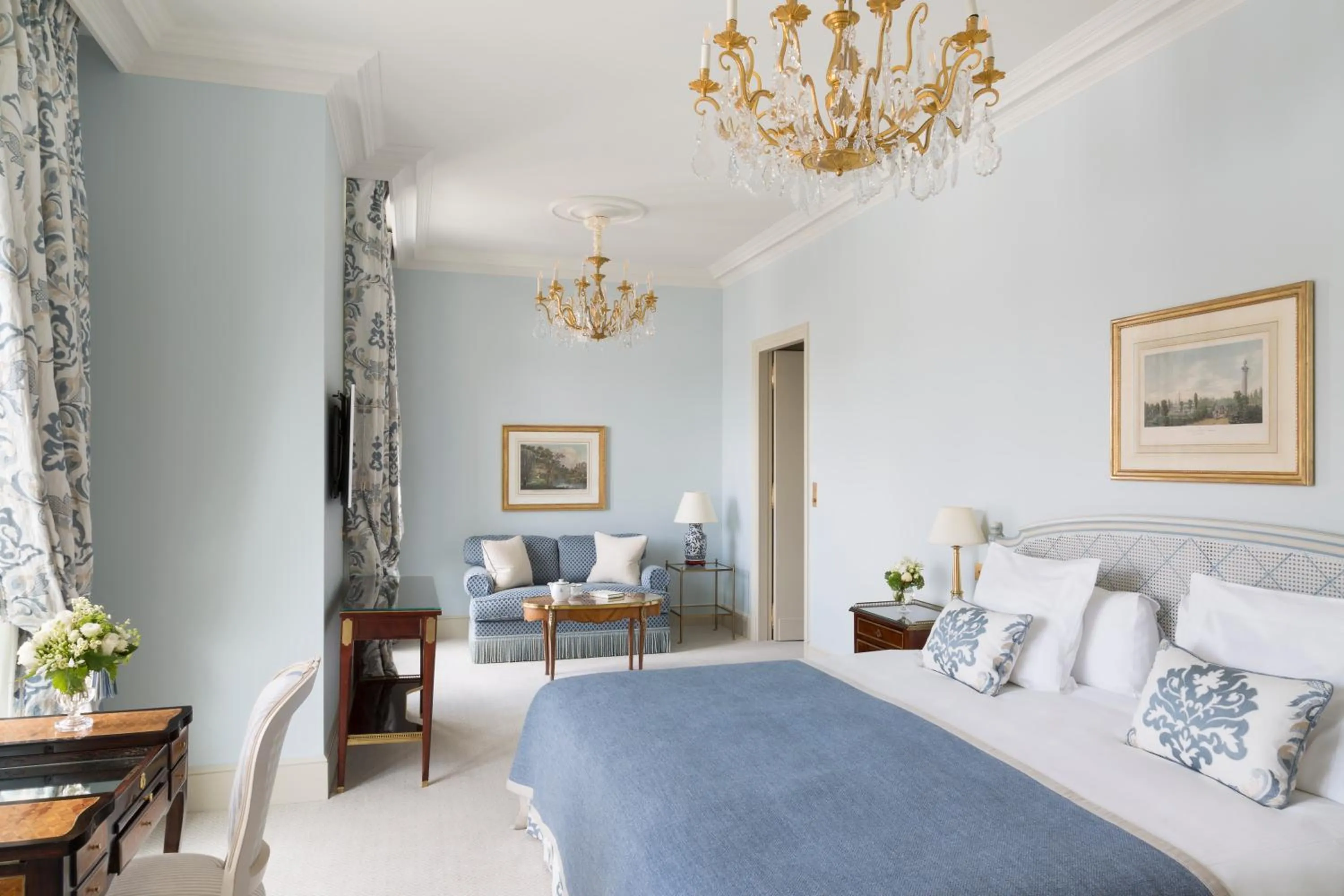 Photo of the whole room, Bed in Le Bristol Paris, Oetker Hotels