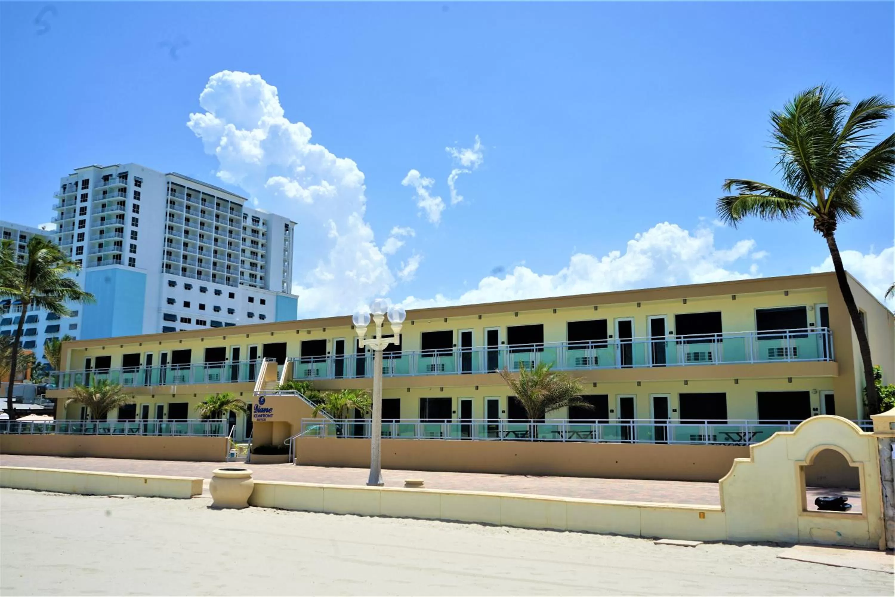 Property building in Diane Oceanfront Suites
