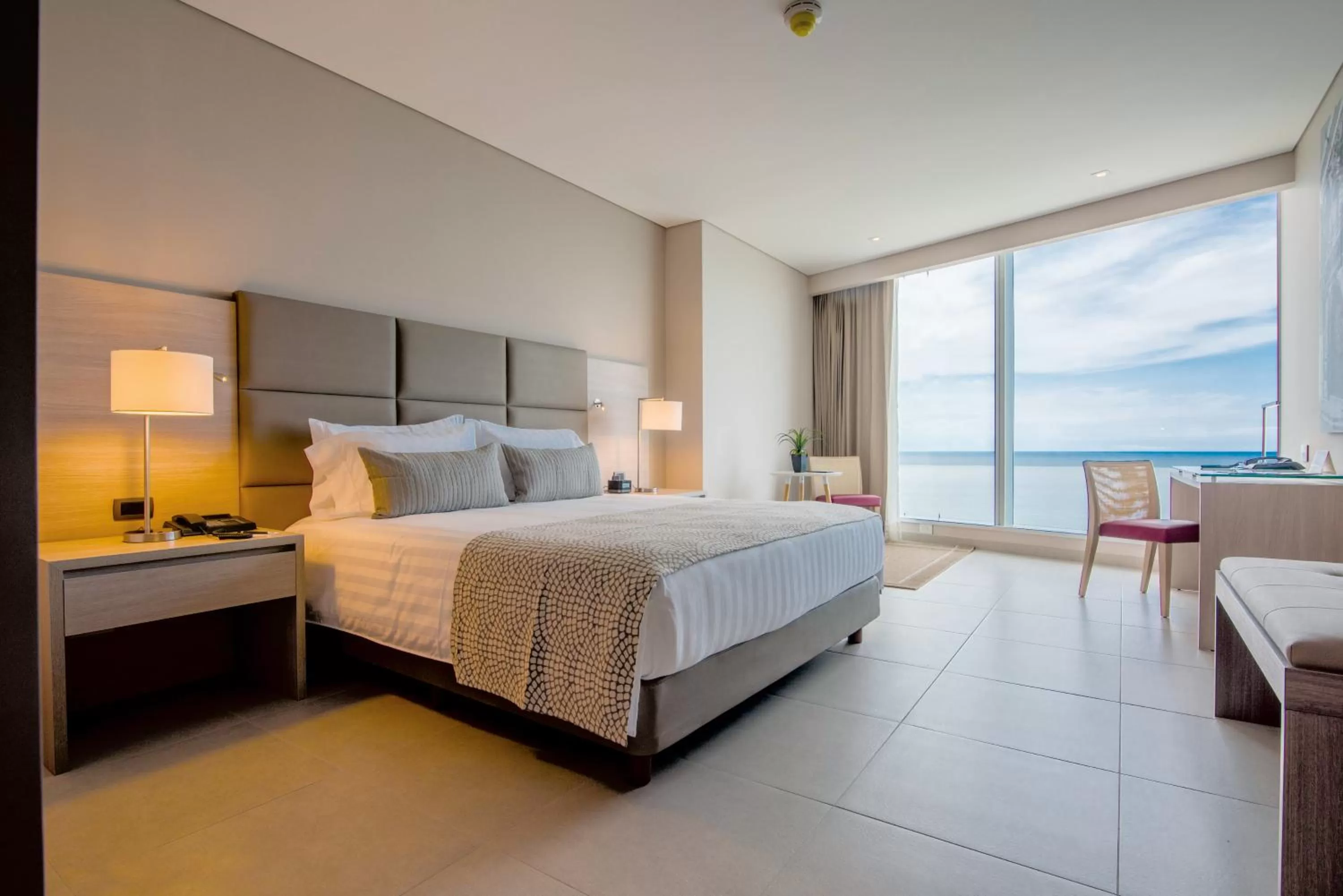 Photo of the whole room, Bed in Estelar Cartagena de Indias Hotel y Centro de Convenciones