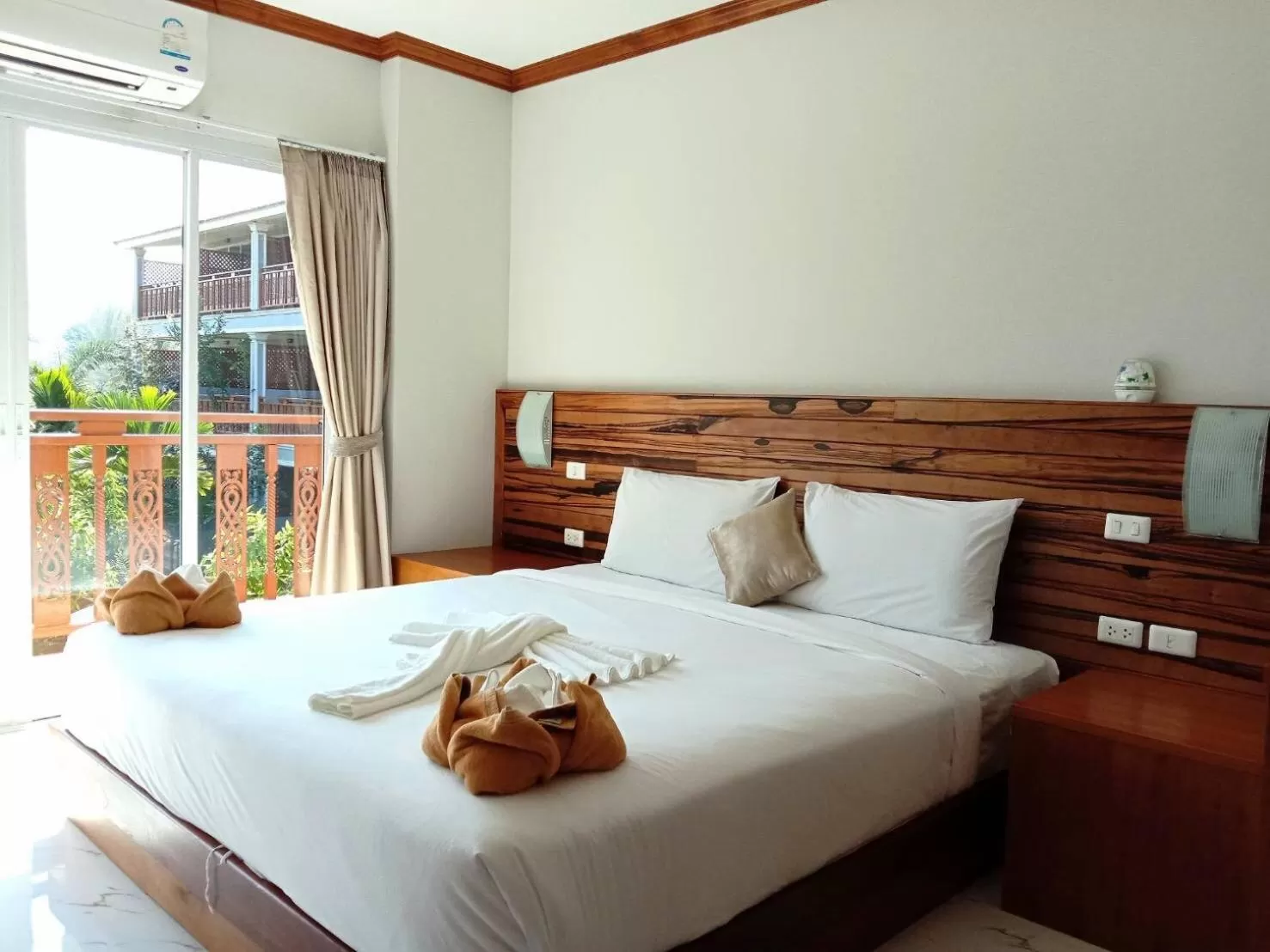 Bed in Pratum Resort