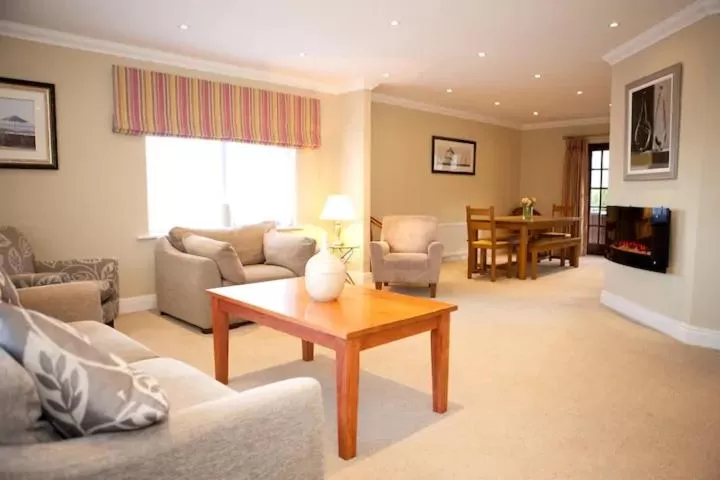 Seating Area in Hunley Golf Club