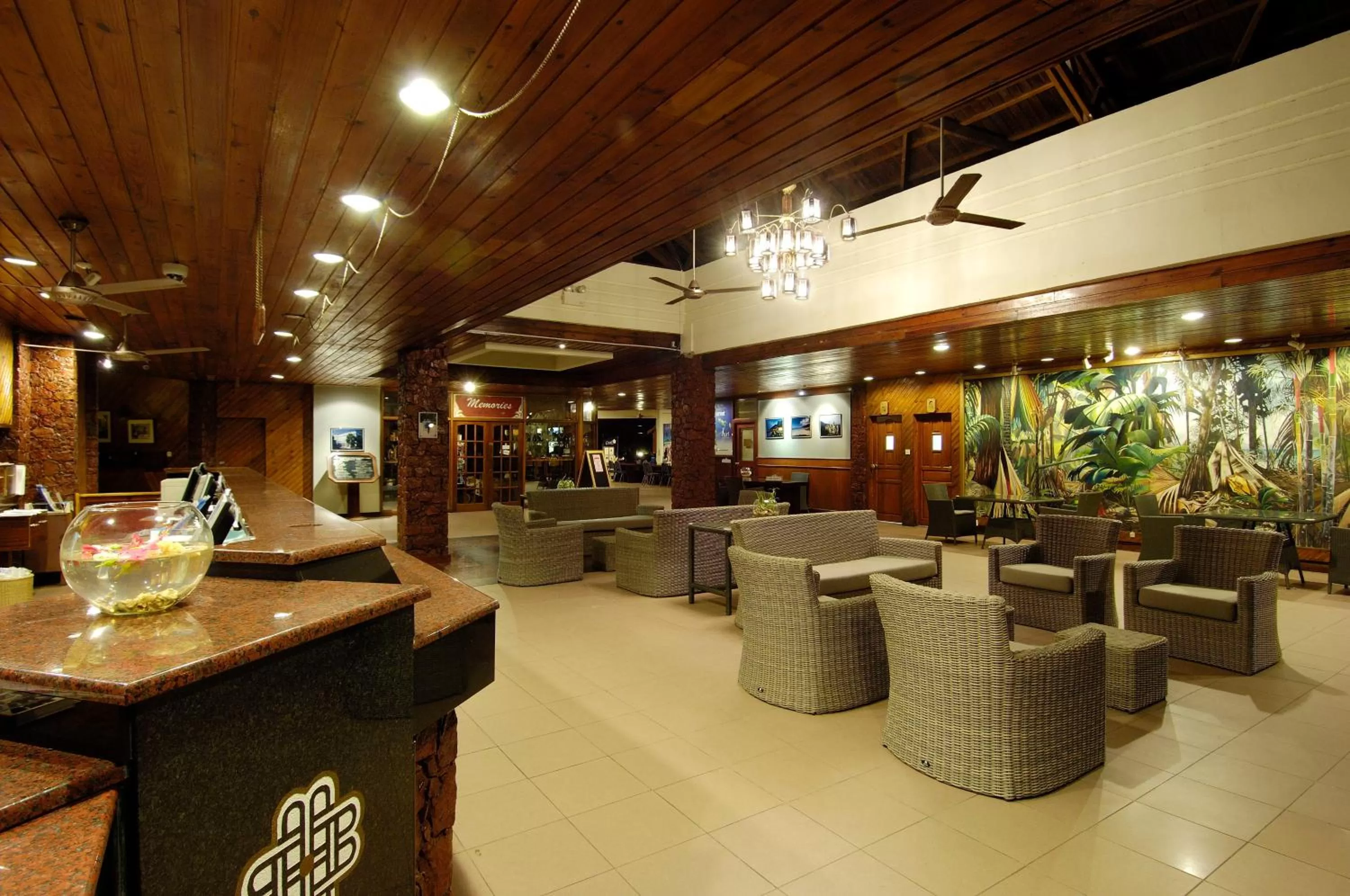 Lounge or bar in Berjaya Beau Vallon Bay Resort & Casino