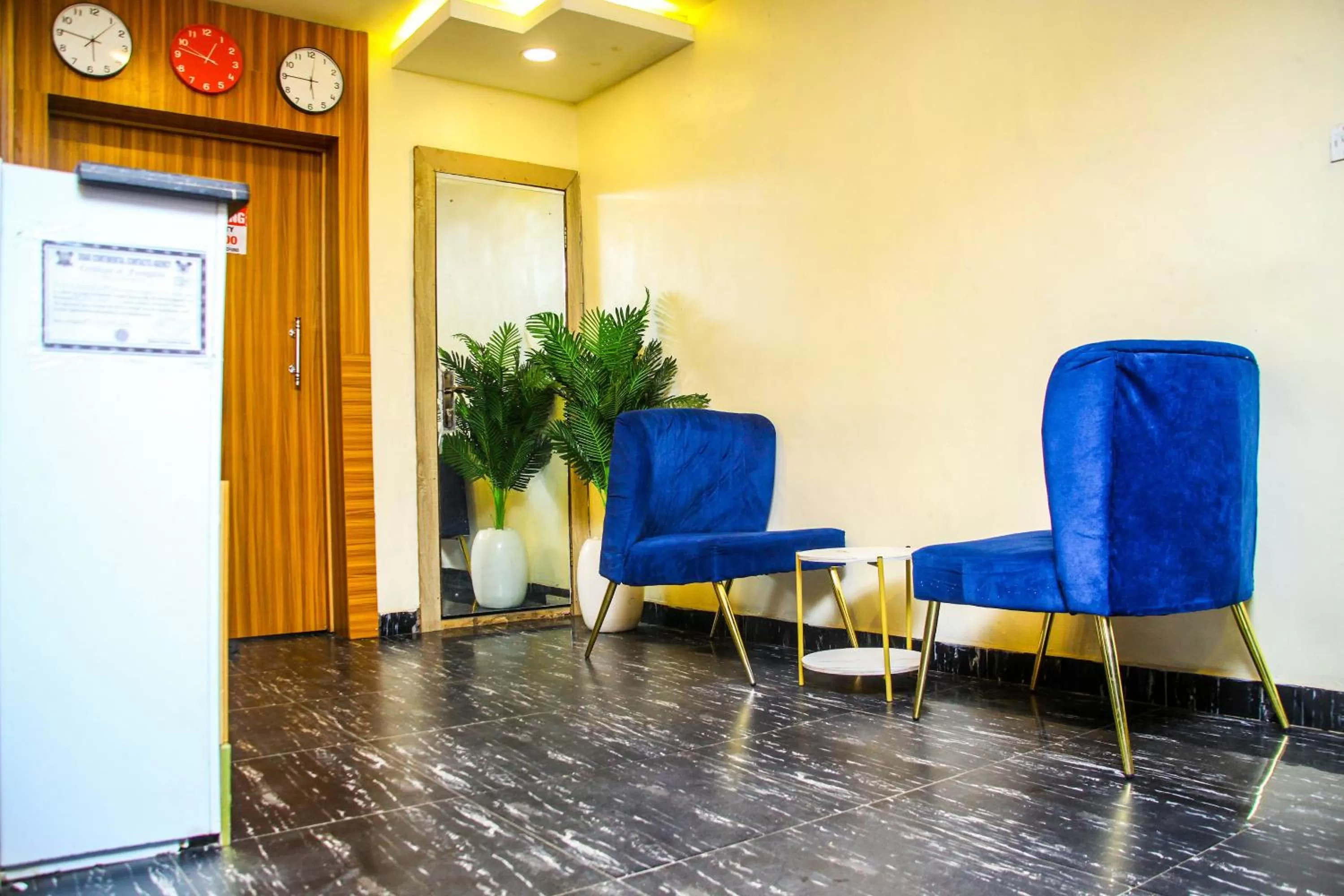 Lobby or reception, Seating Area in ONTARIO SUITES