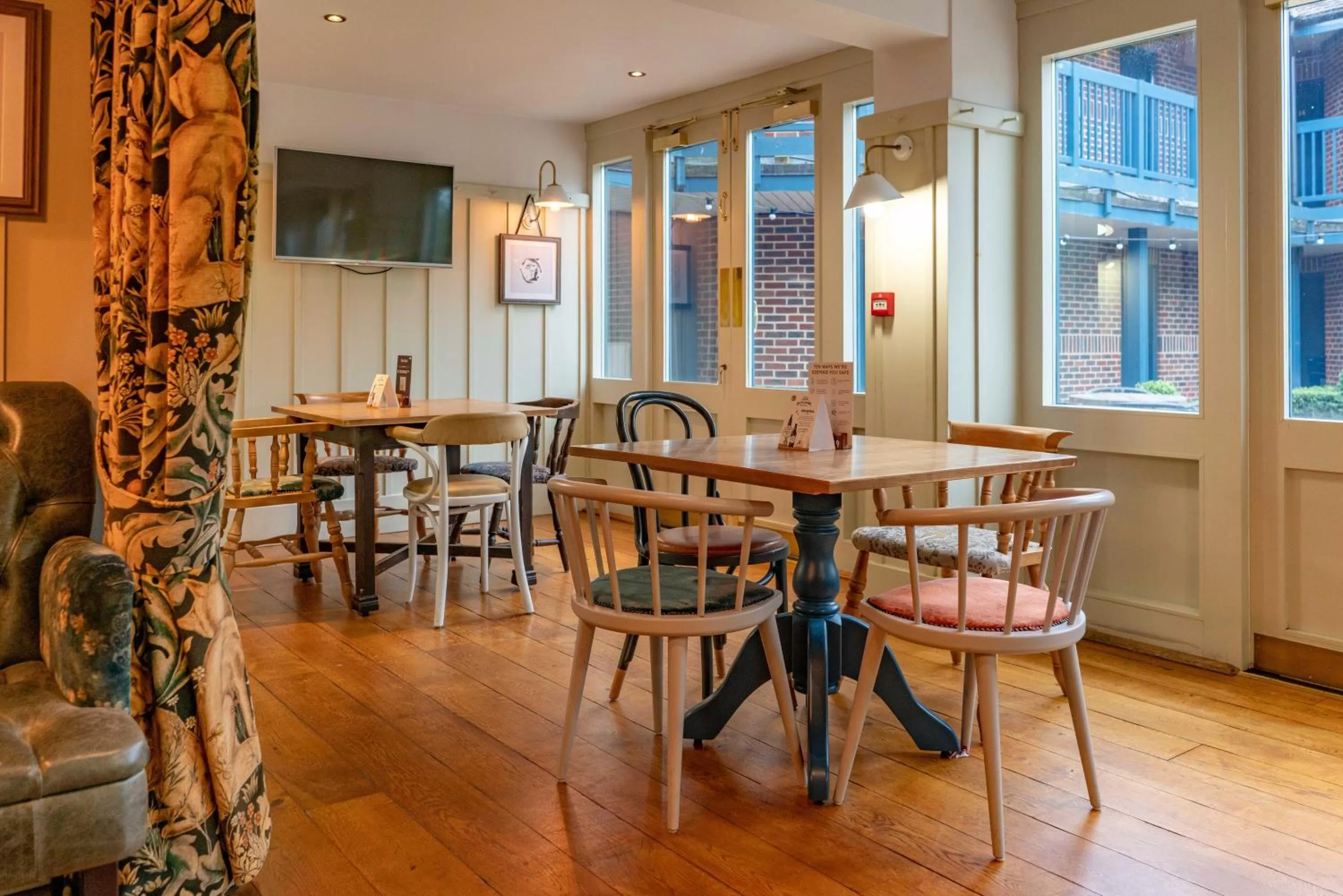 Restaurant/places to eat in The Bird In Hand