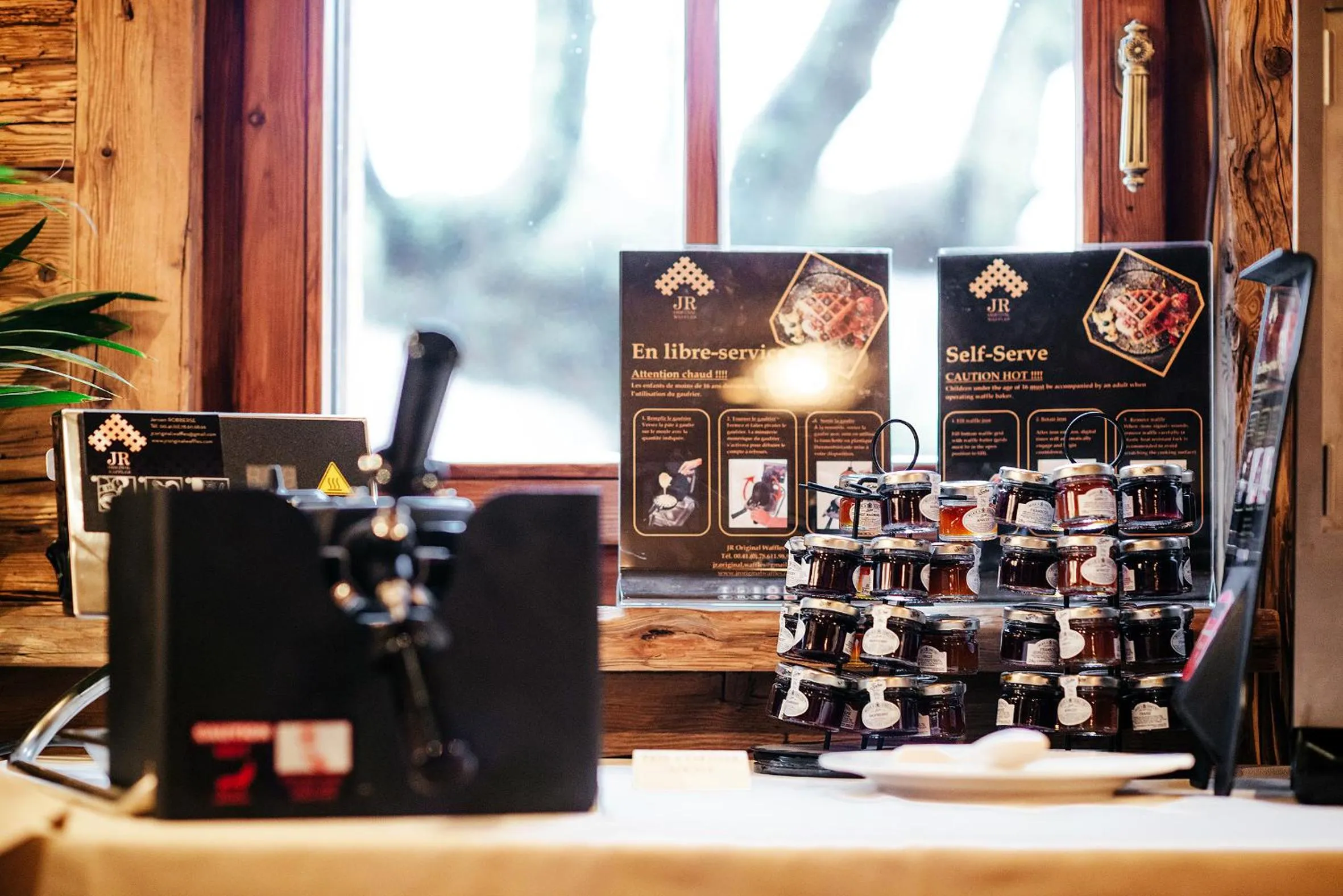 Breakfast in Hotel Le Castel