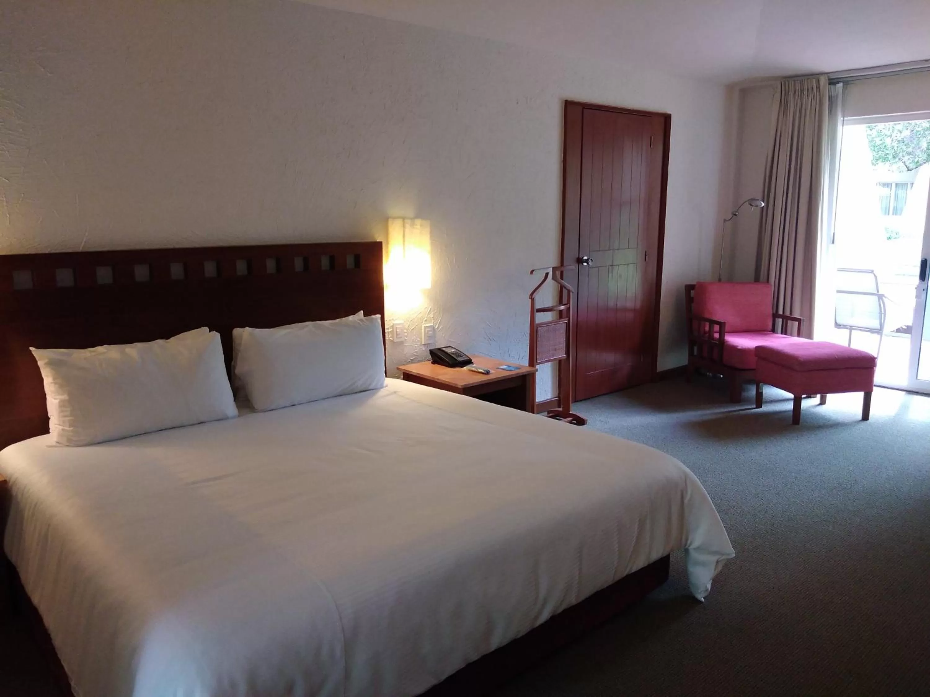 Photo of the whole room, Bed in Camino Real Guadalajara