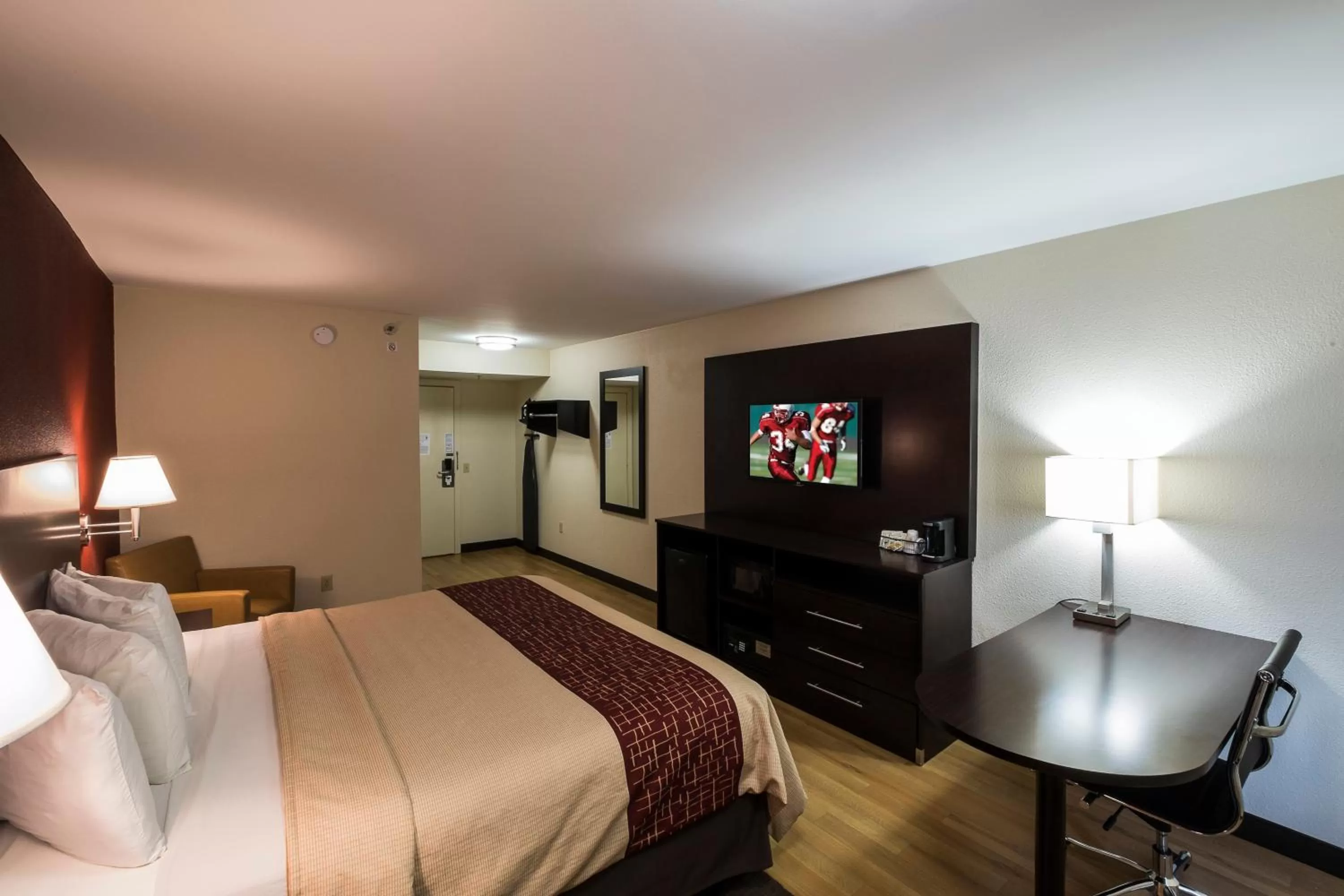 Business King Room Disability Access Smoke Free in Red Roof Inn PLUS+ Houston - Energy Corridor