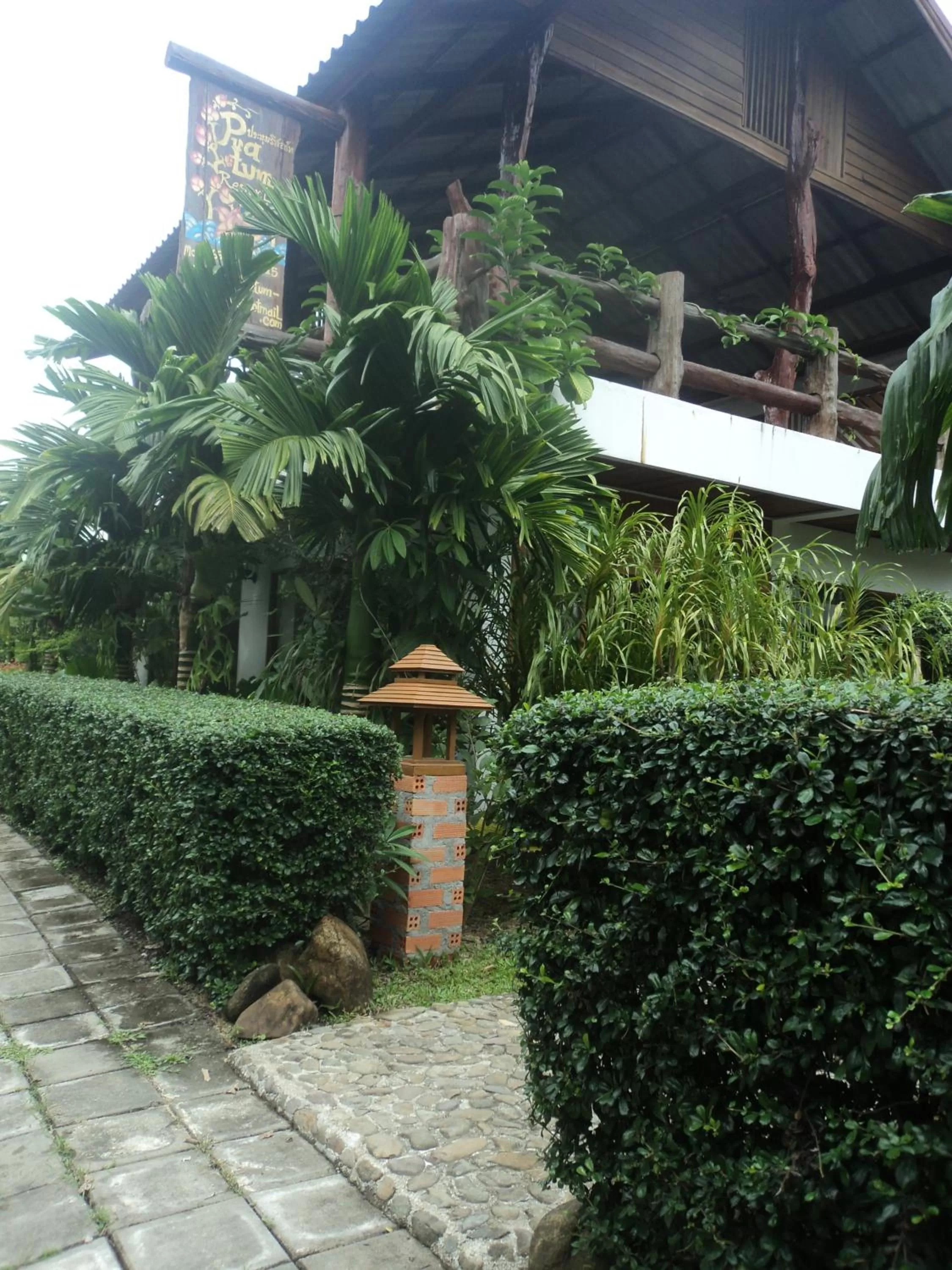 Facade/entrance in Pratum Resort