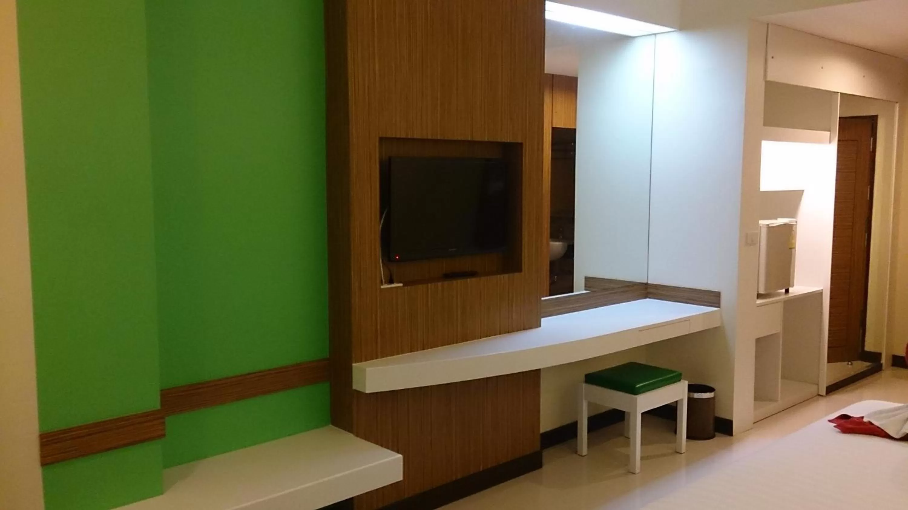 TV and multimedia in The Camelot Hotel Pattaya