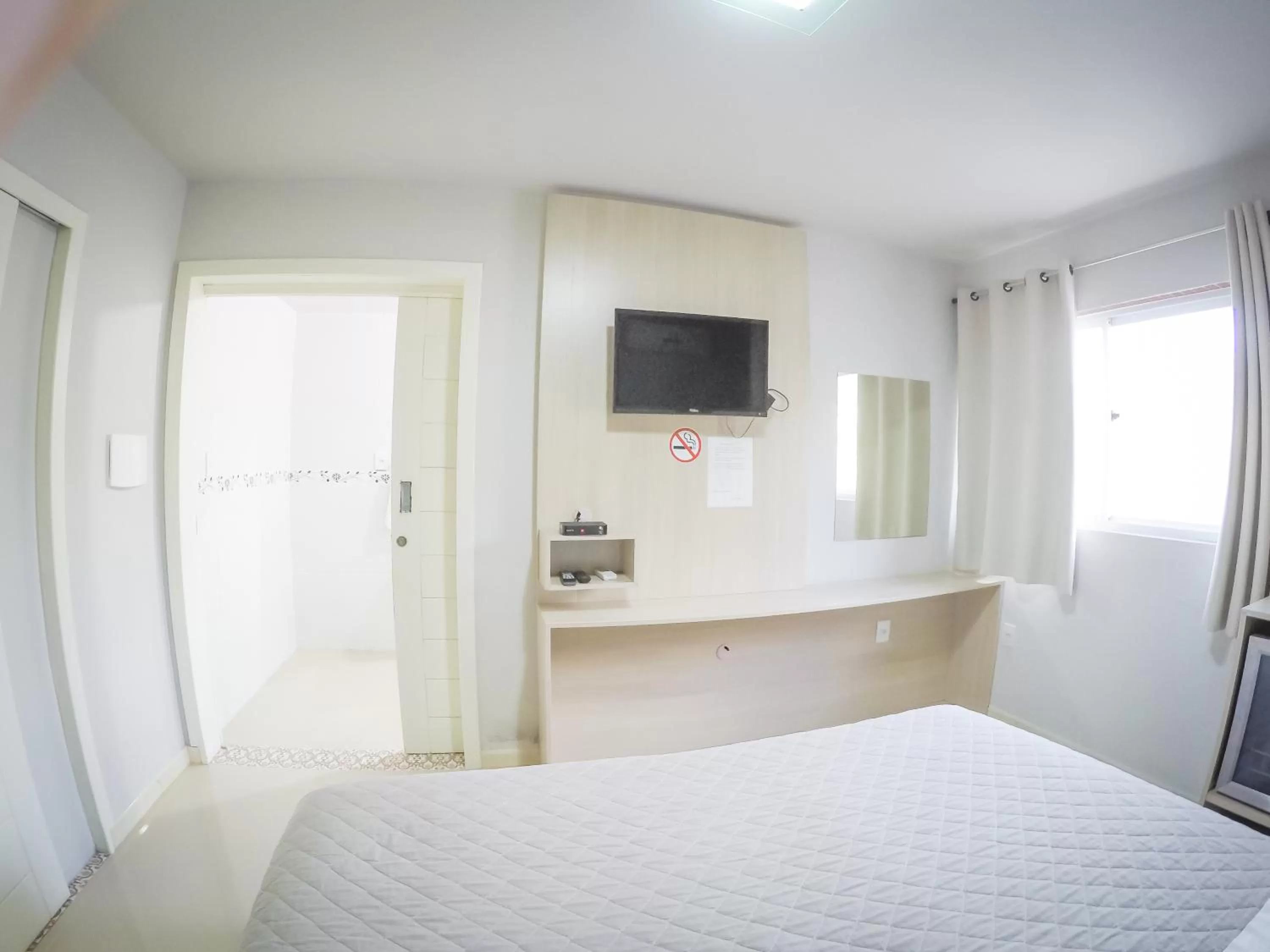 Property building, Bed in Hotel Guerra - Pousada Montebelo