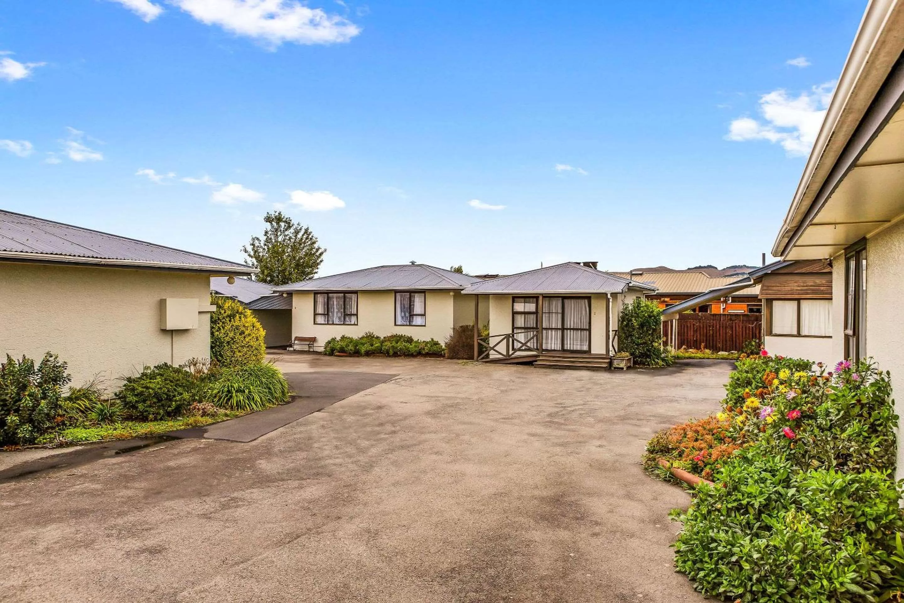 On site in Econo Lodge Canterbury Court Motel