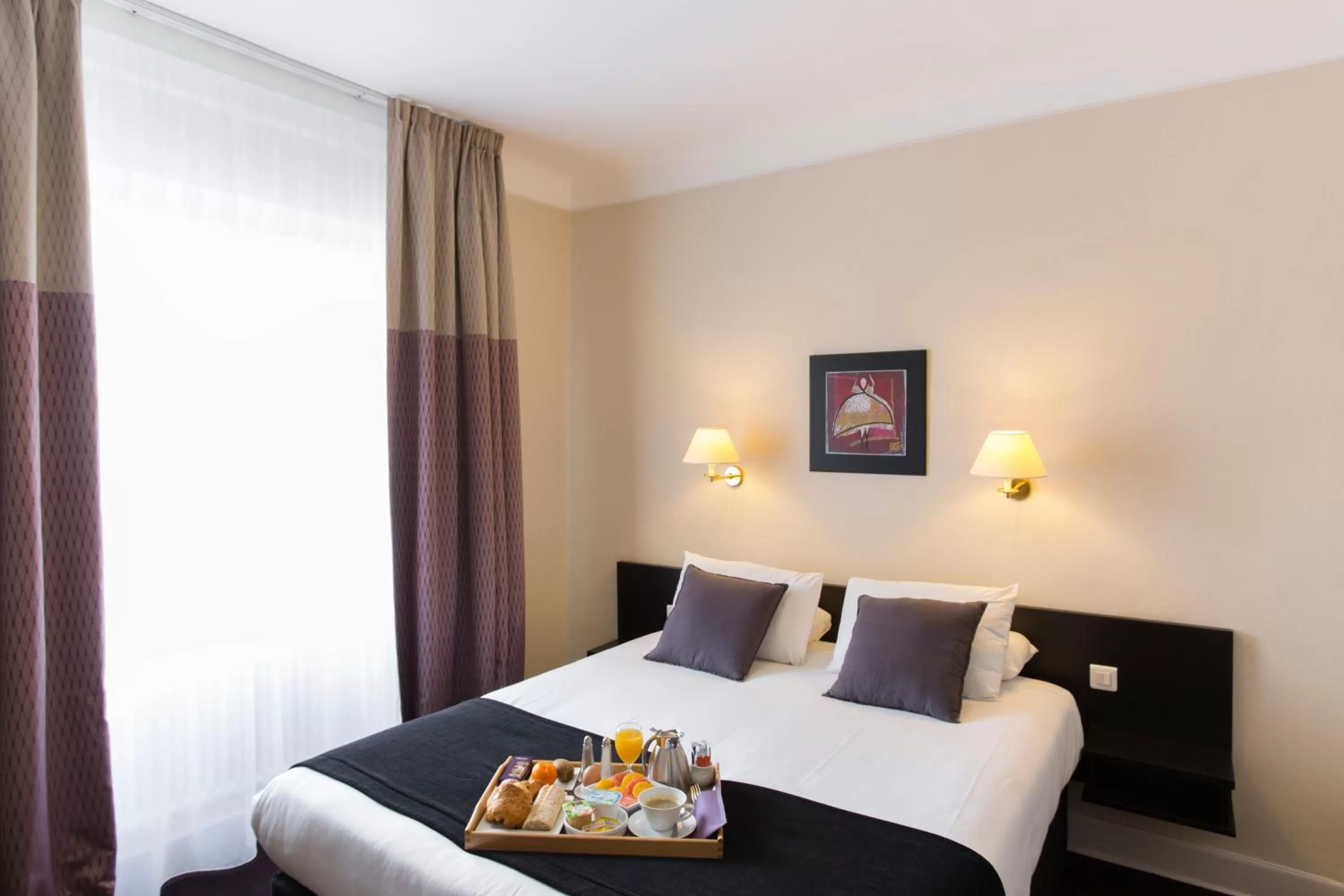 Photo of the whole room, Bed in Hôtel Mercure Bayonne Centre Le Grand Hotel