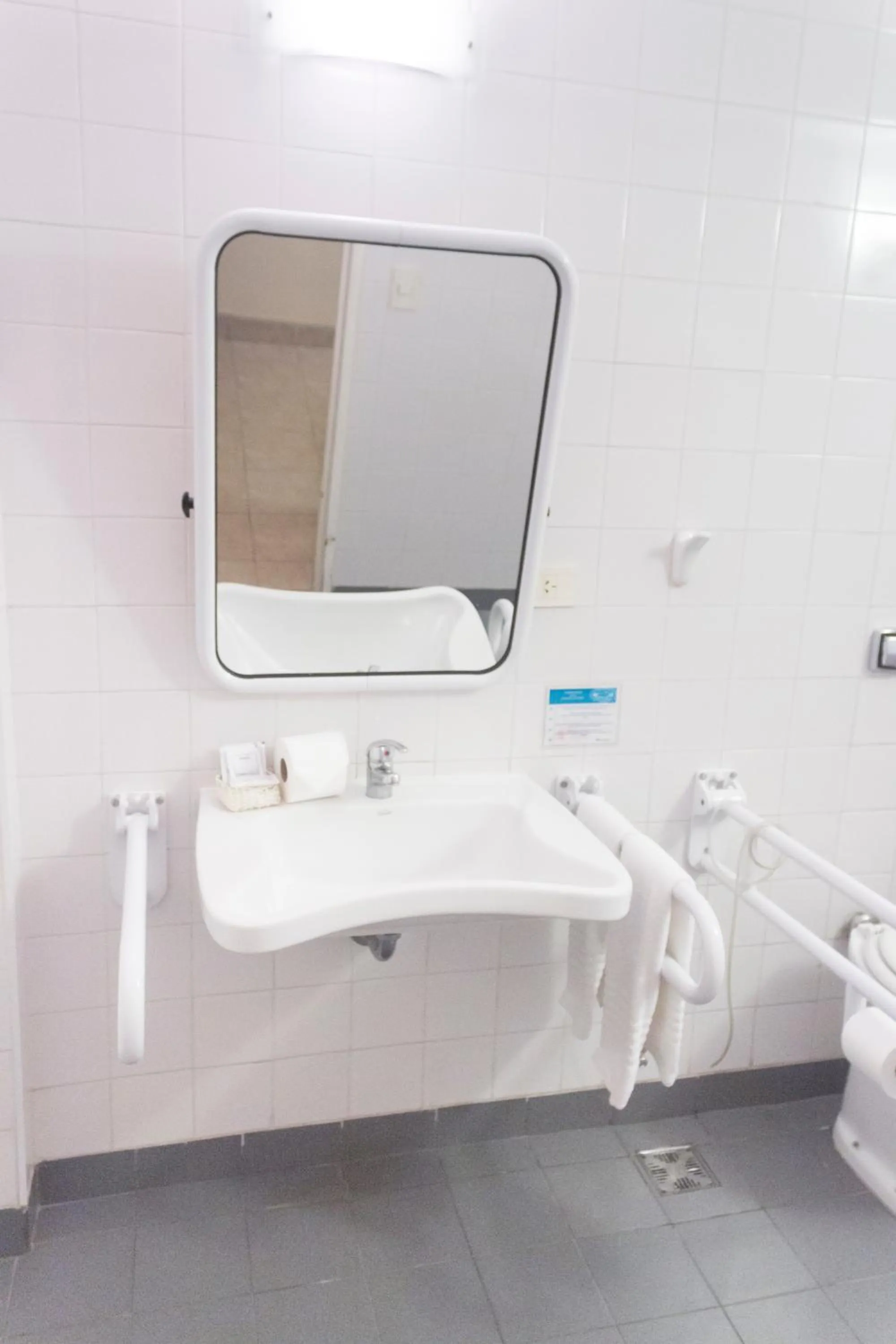 Toilet in Hotel UTHGRA de las Luces